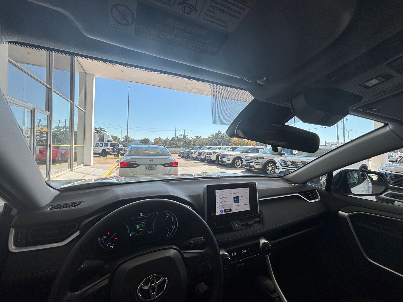 Thumbnail: 2025 Toyota RAV4 - 33