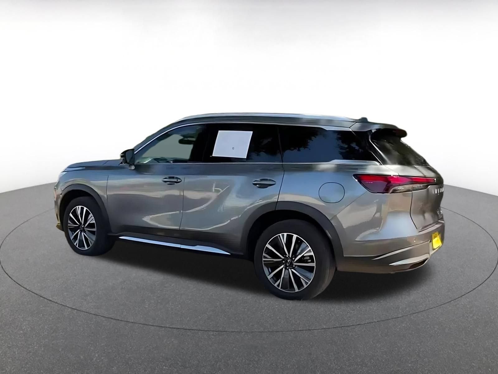 Thumbnail: 2026 INFINITI QX60 - 10