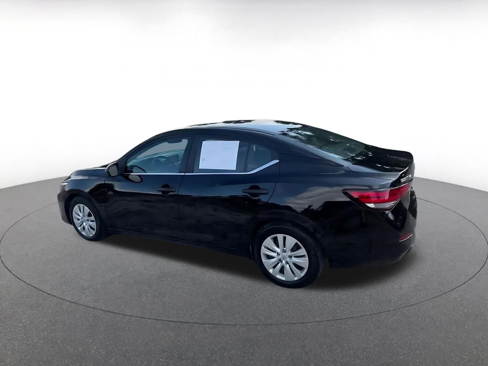 Thumbnail: 2025 Nissan Sentra - 10