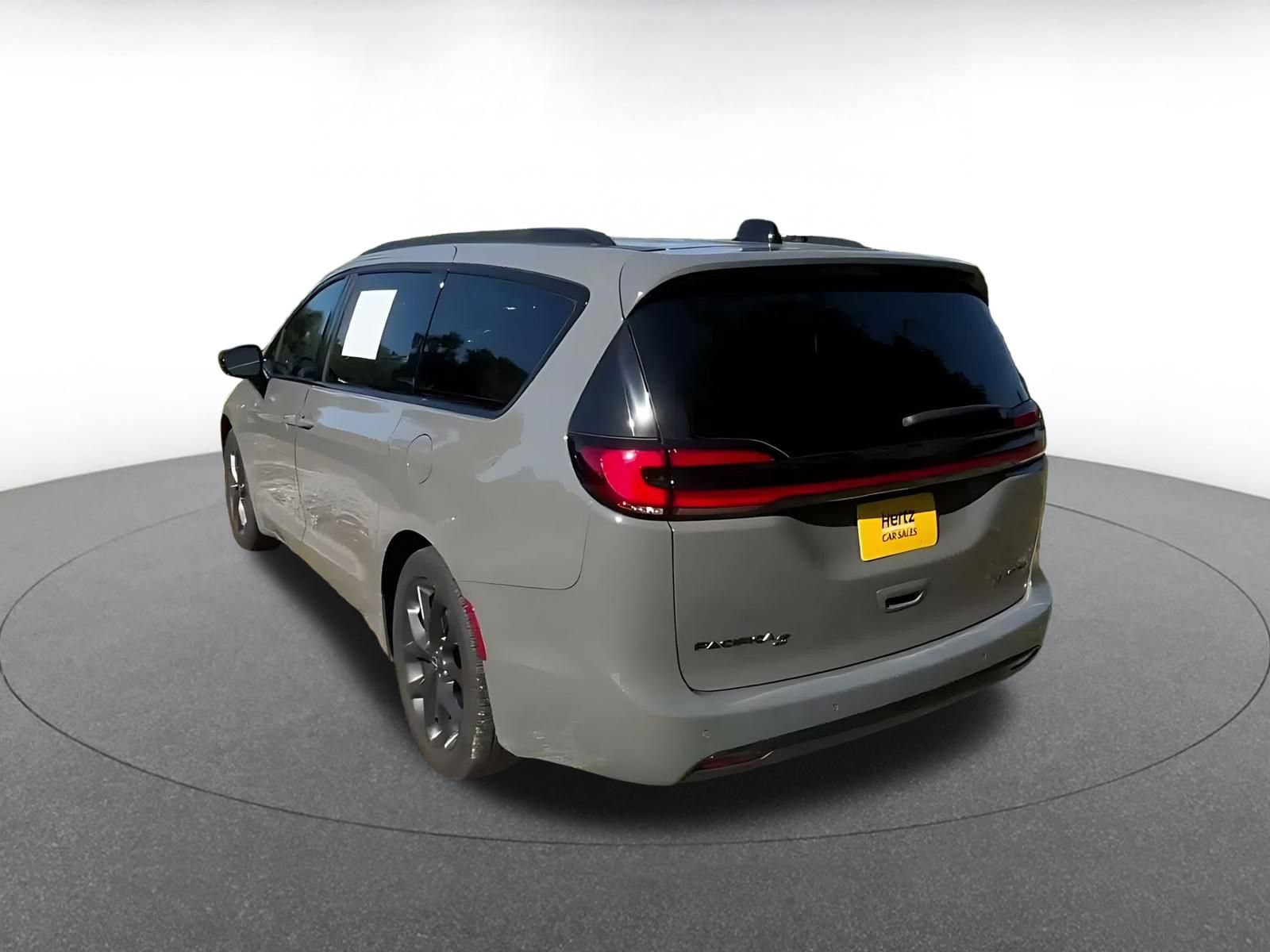 Thumbnail: 2025 Chrysler Pacifica - 10