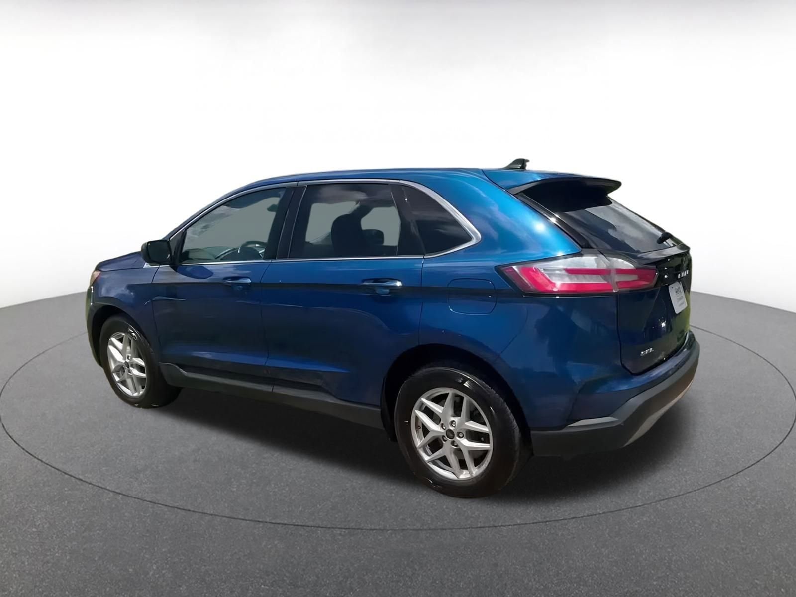 Thumbnail: 2023 Ford Edge - 10
