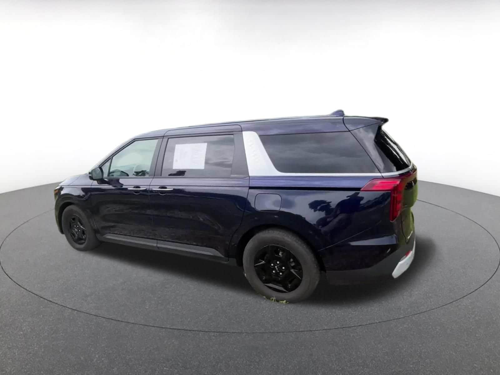 Thumbnail: 2026 Kia Carnival - 9