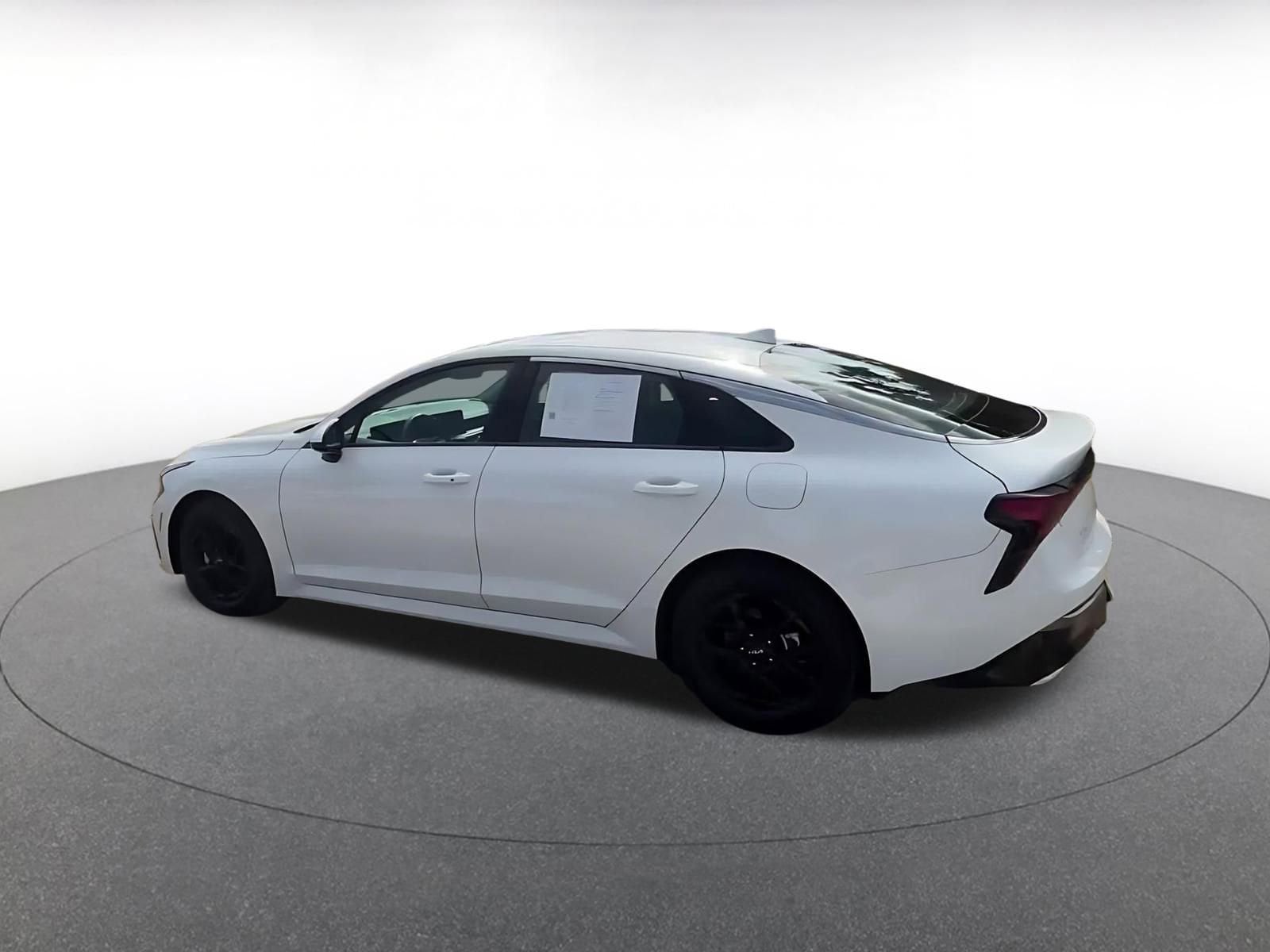 Thumbnail: 2025 Kia K5 - 10