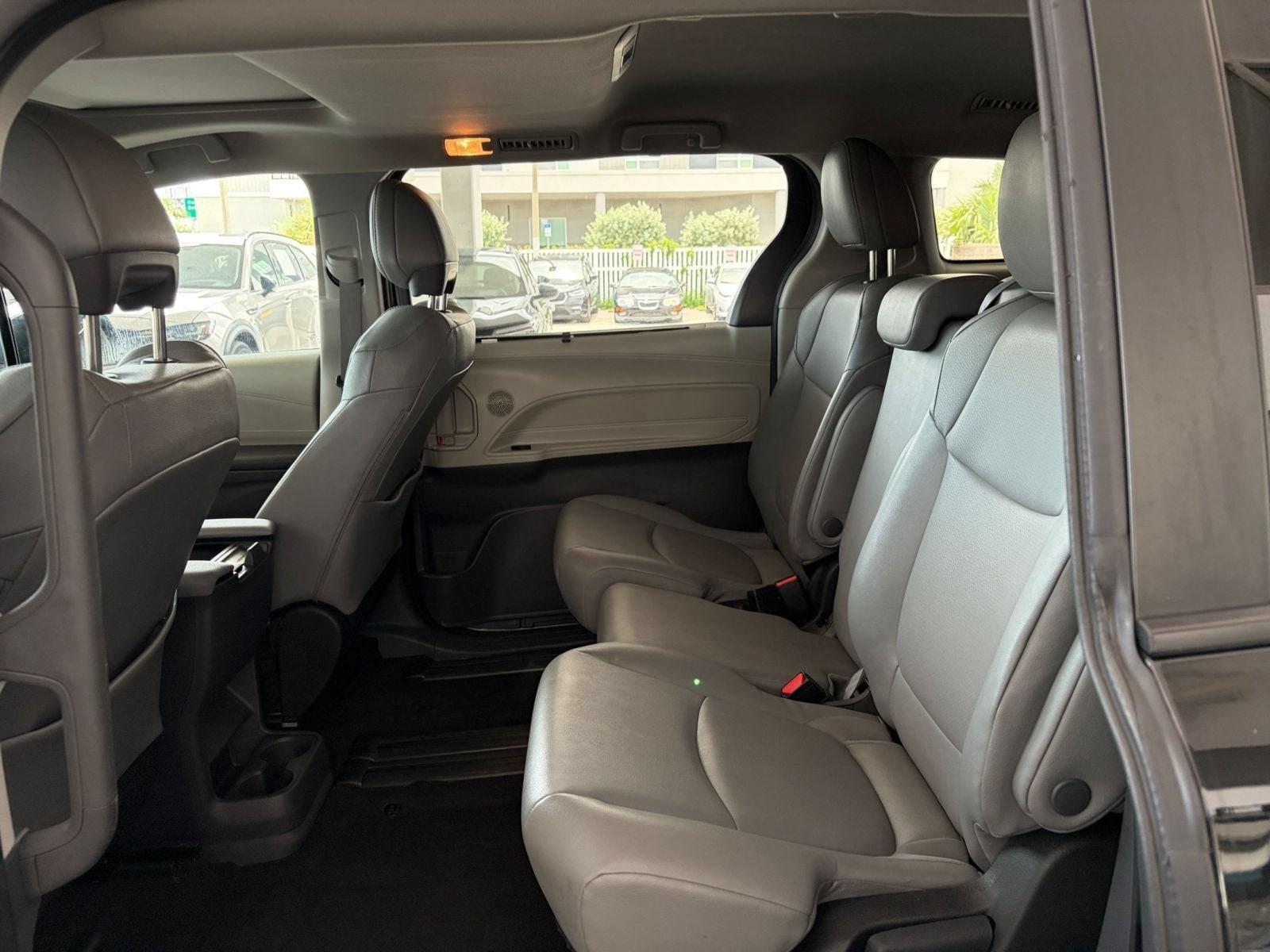 Thumbnail: 2024 Toyota Sienna - 26