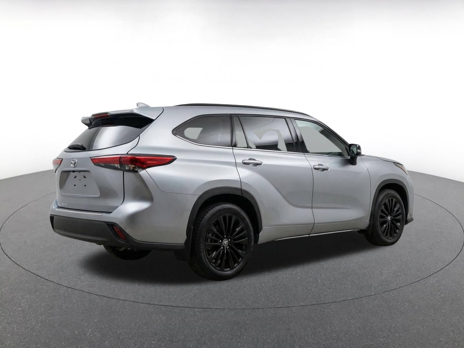 Thumbnail: 2025 Toyota Highlander - 8