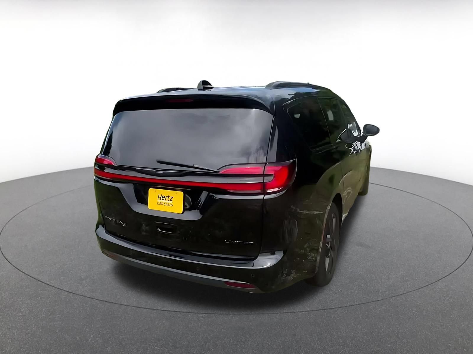 Thumbnail: 2025 Chrysler Pacifica - 11