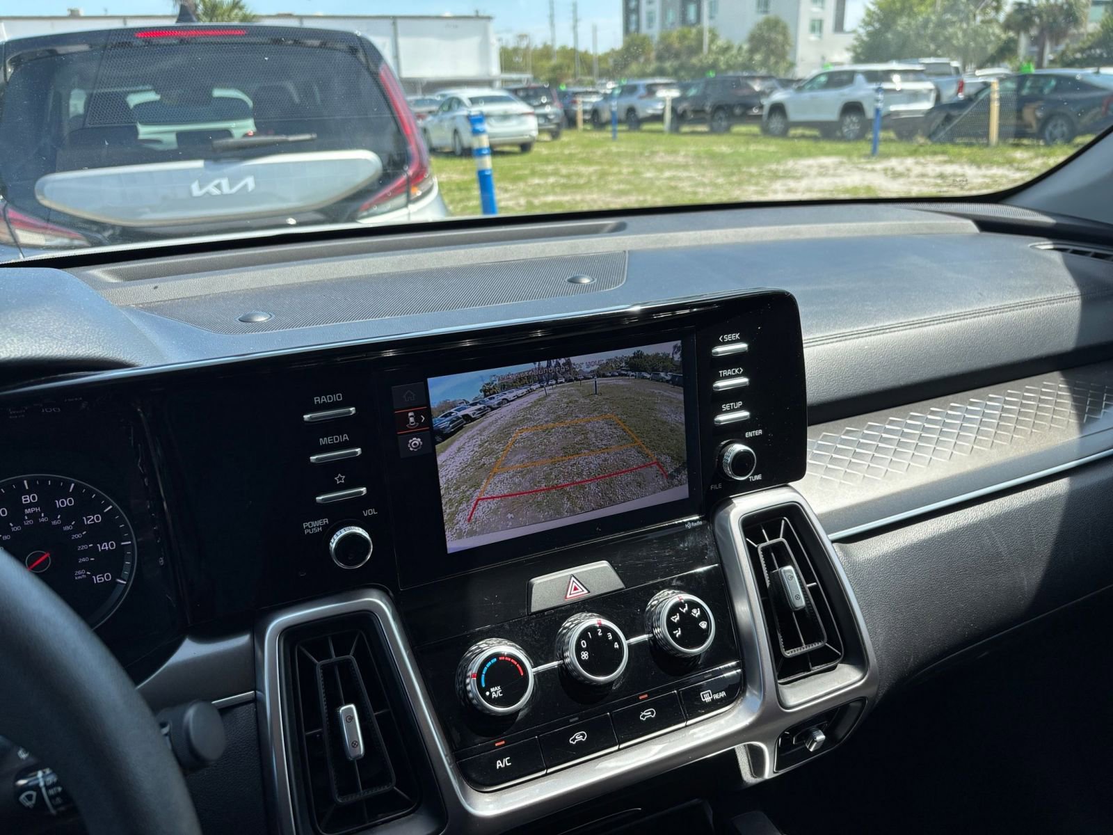 Thumbnail: 2023 Kia Sorento - 24