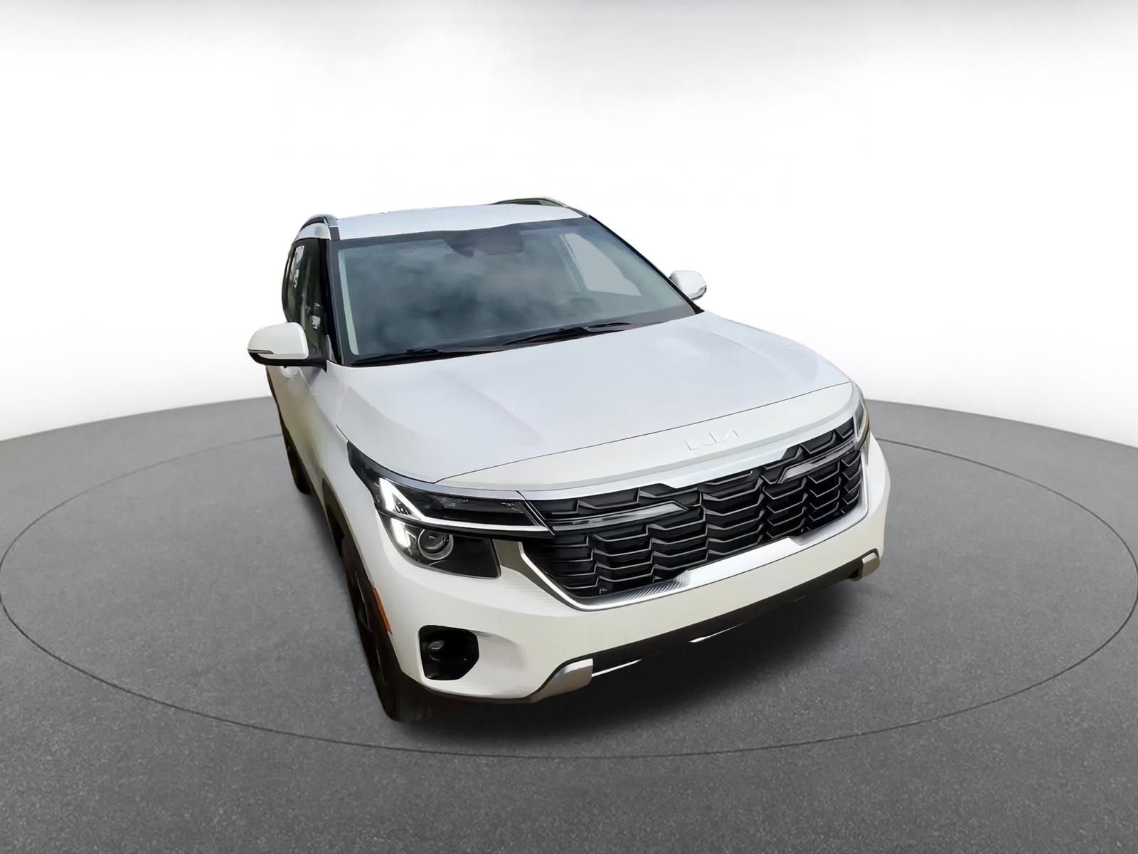 Thumbnail: 2025 Kia Seltos - 3