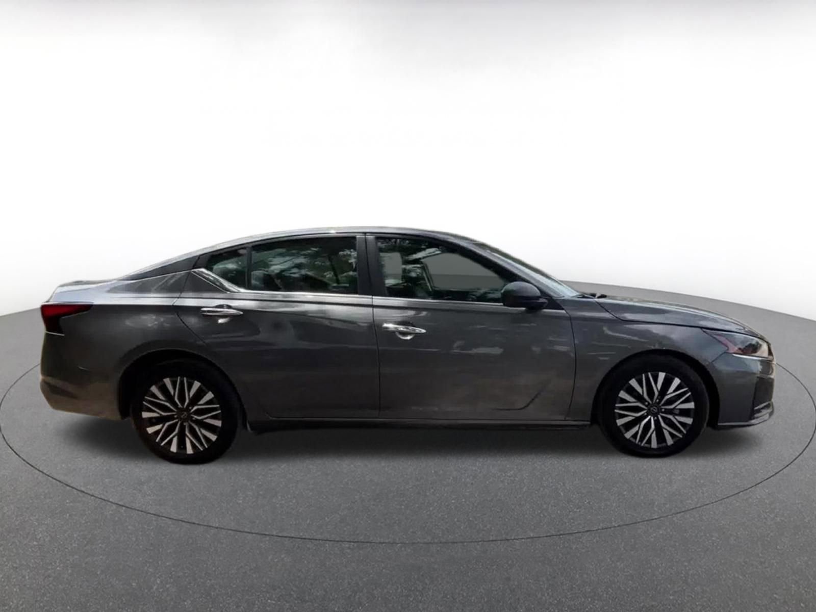Thumbnail: 2025 Nissan Altima - 18