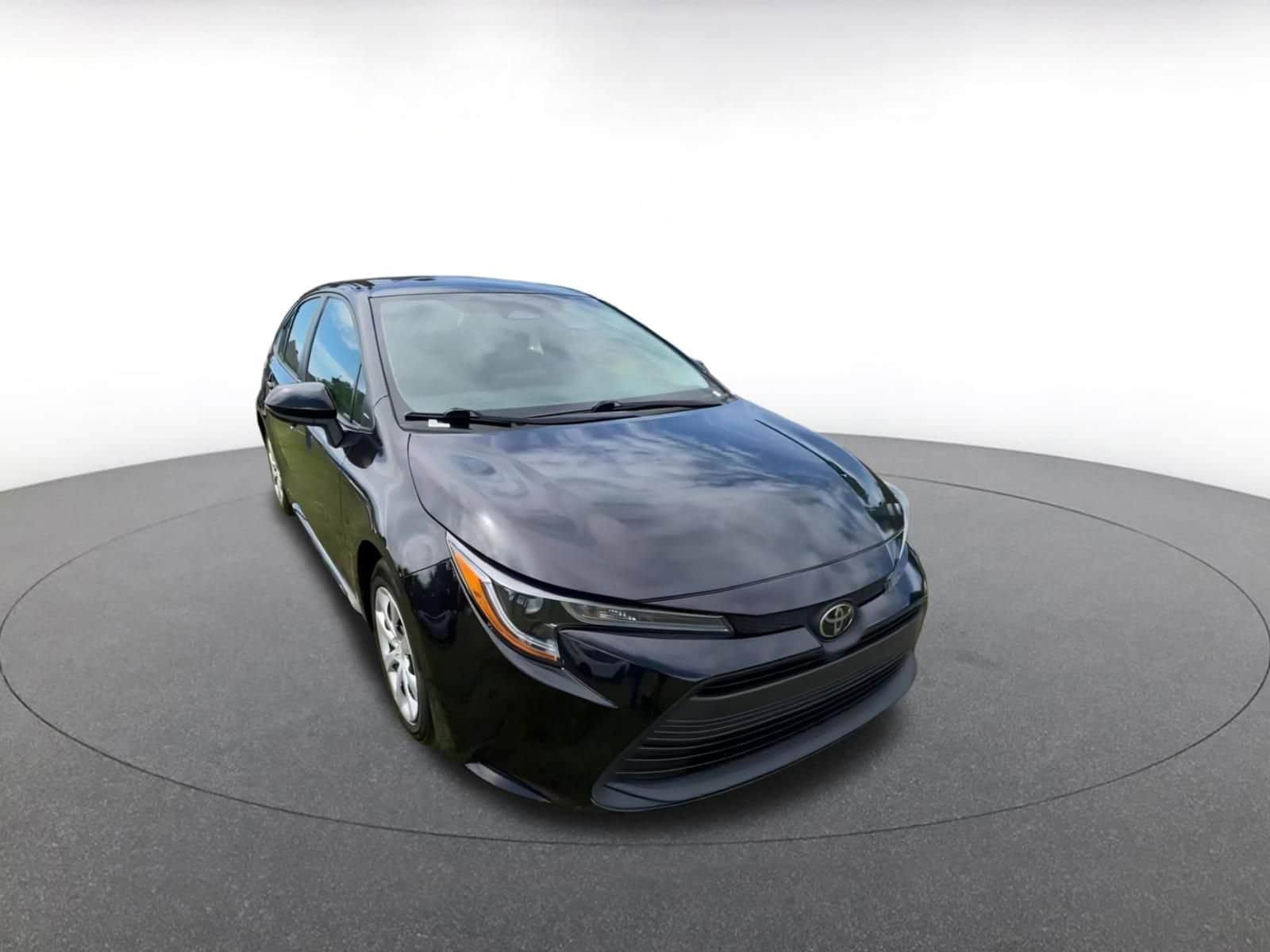 Thumbnail: 2023 Toyota Corolla - 3