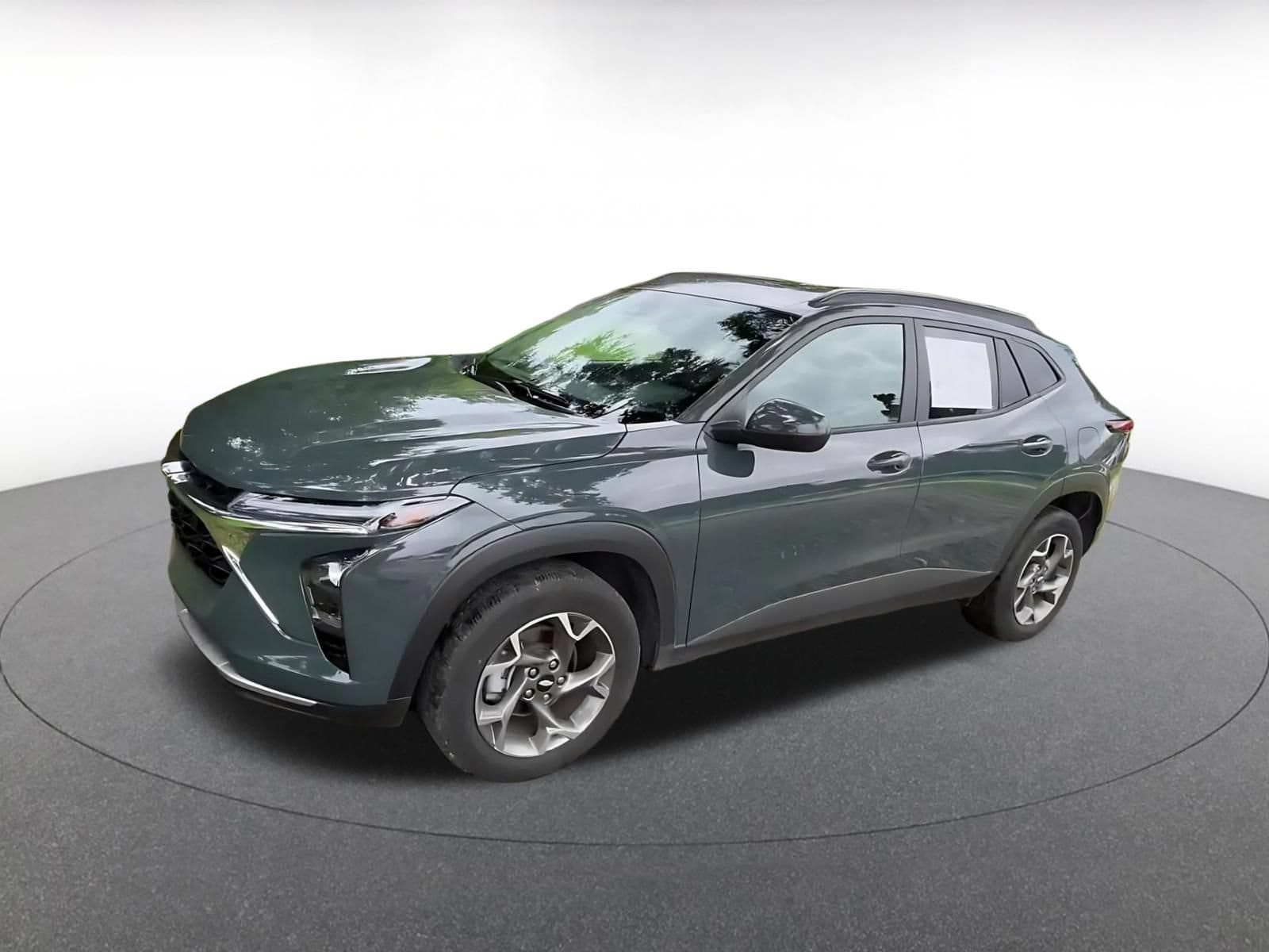 Thumbnail: 2025 Chevrolet Trax - 8