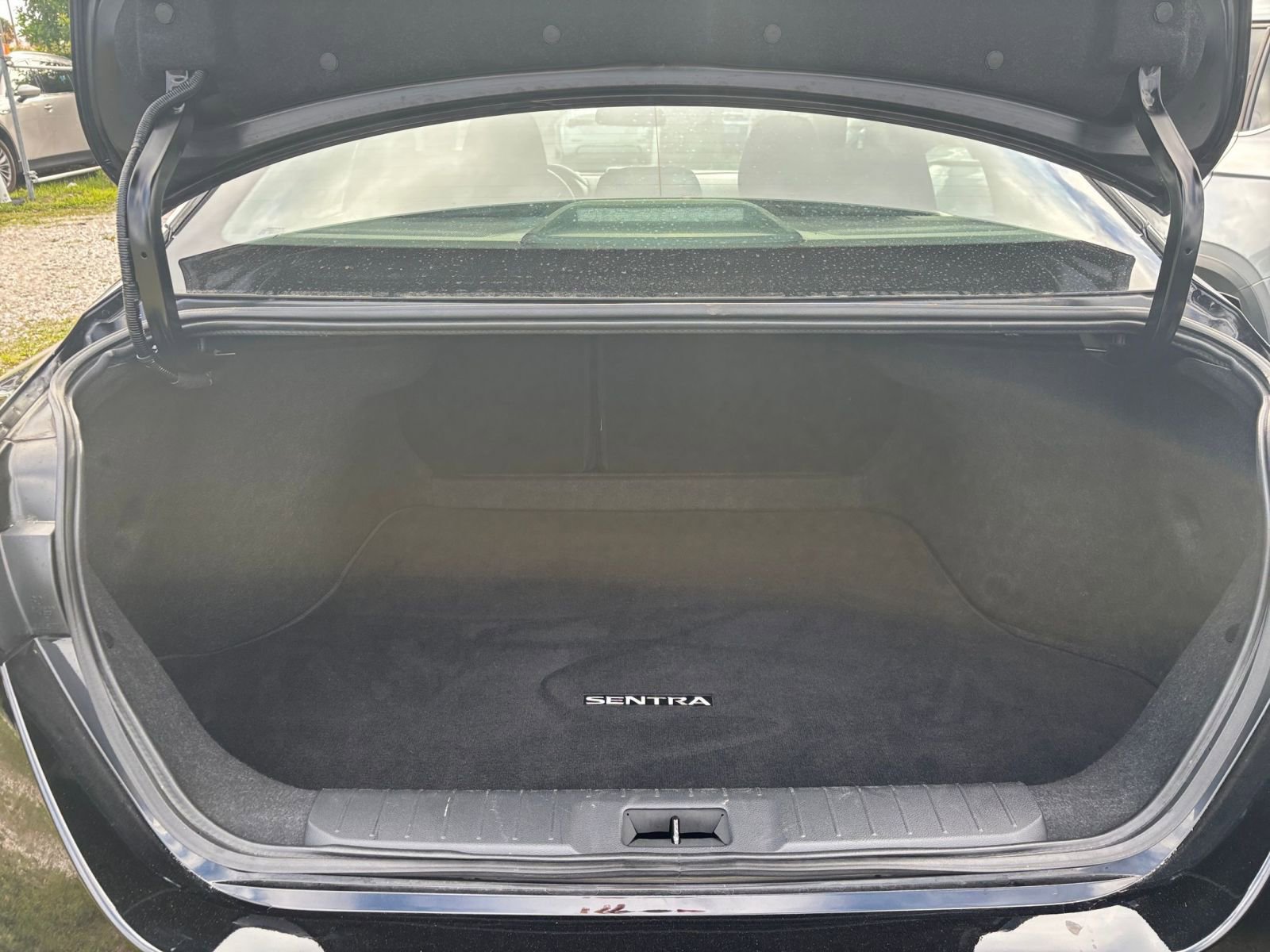 Thumbnail: 2025 Nissan Sentra - 32