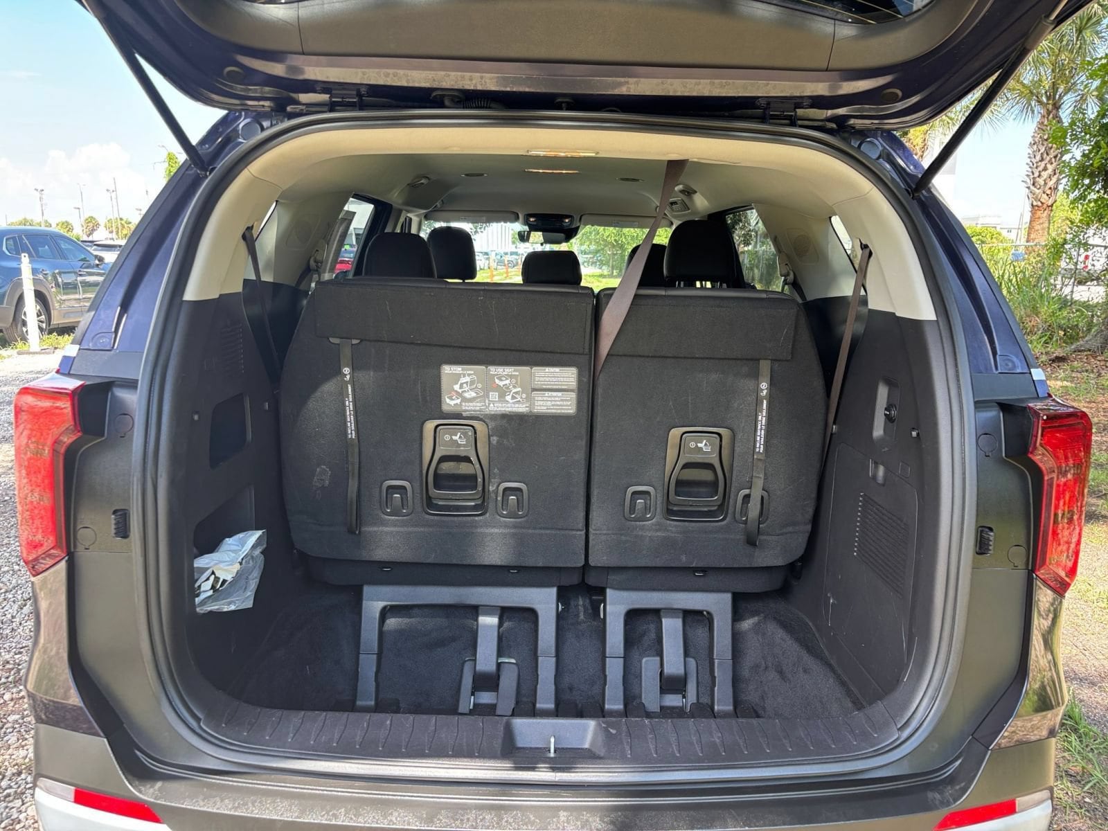 Thumbnail: 2026 Kia Carnival - 35