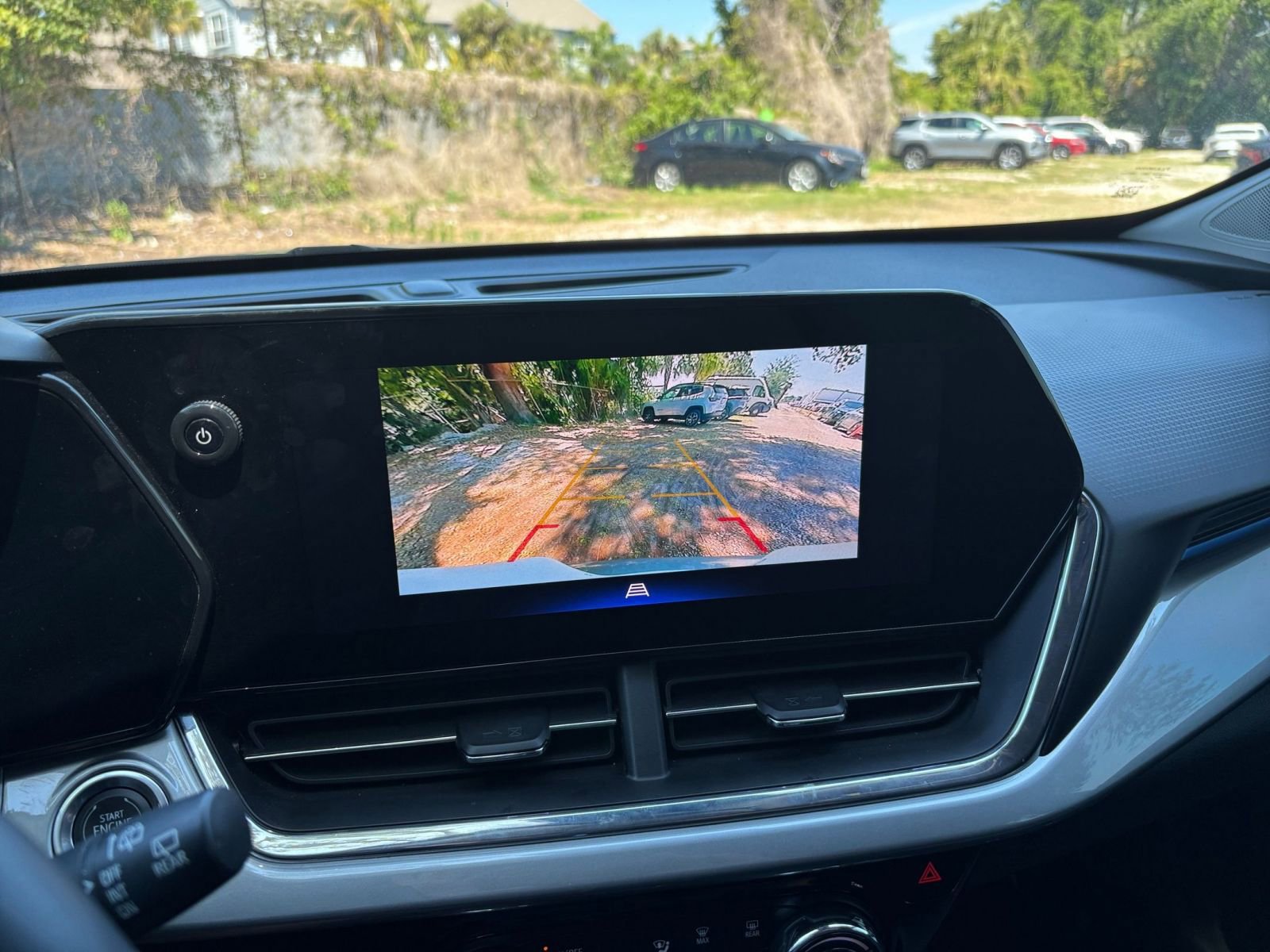 Thumbnail: 2025 Chevrolet Trax - 25