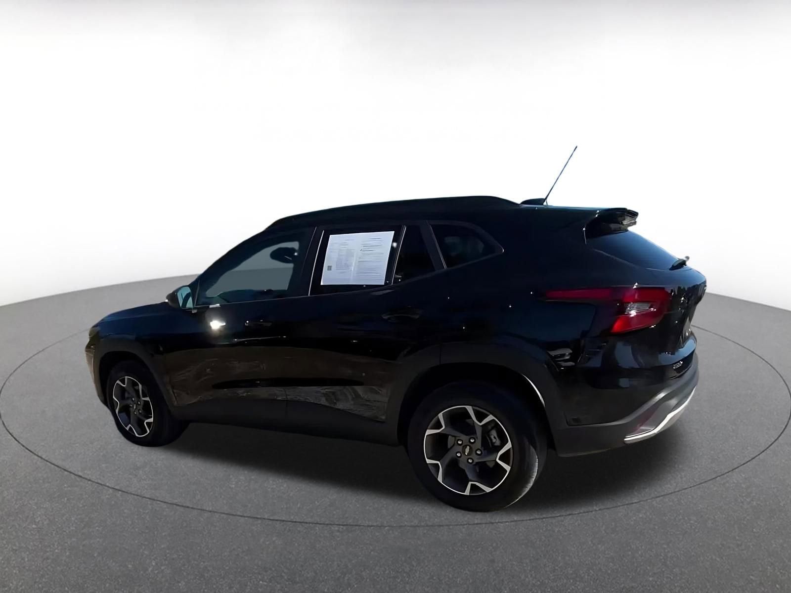 Thumbnail: 2025 Chevrolet Trax - 10