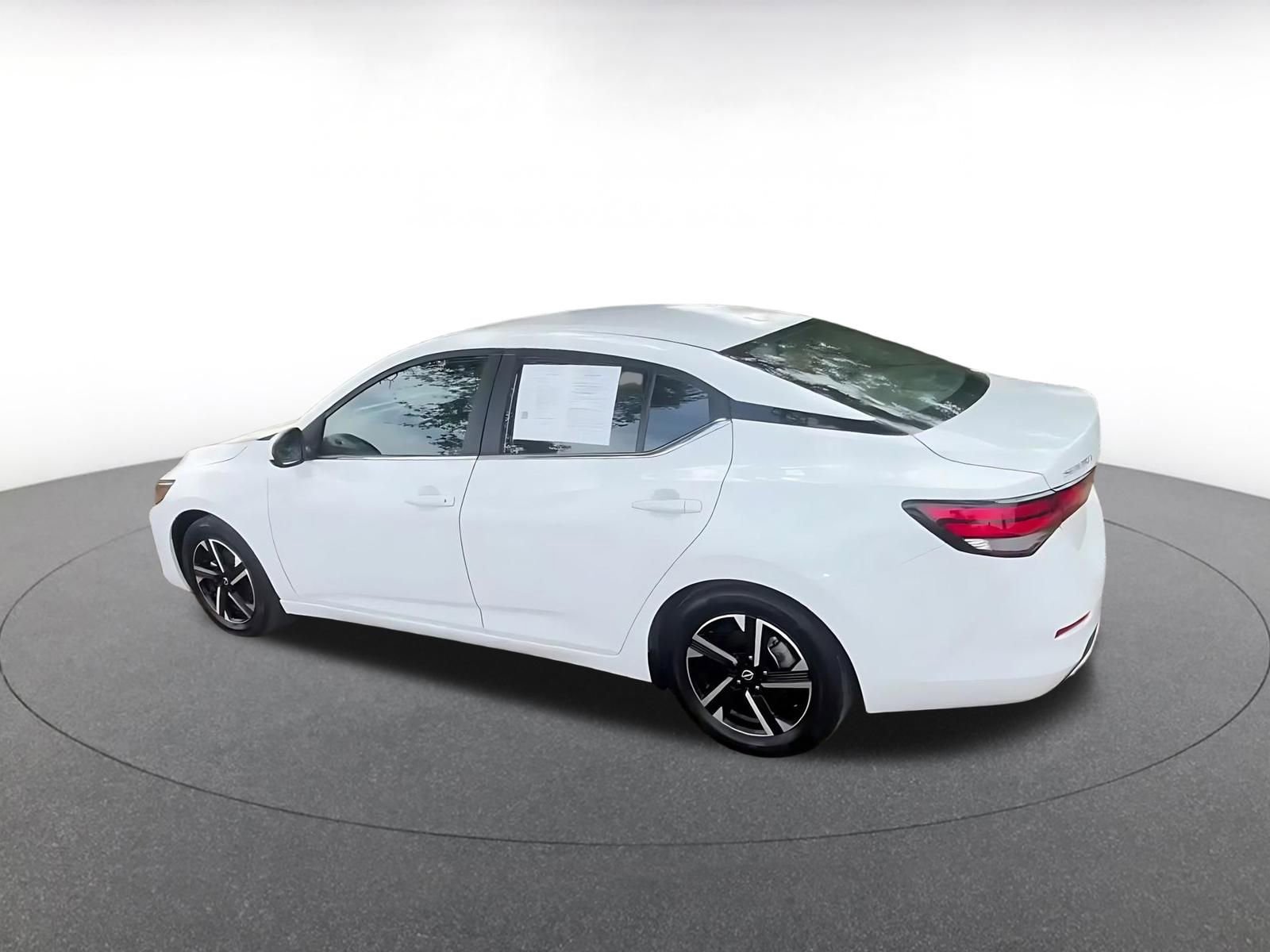 Thumbnail: 2025 Nissan Sentra - 10
