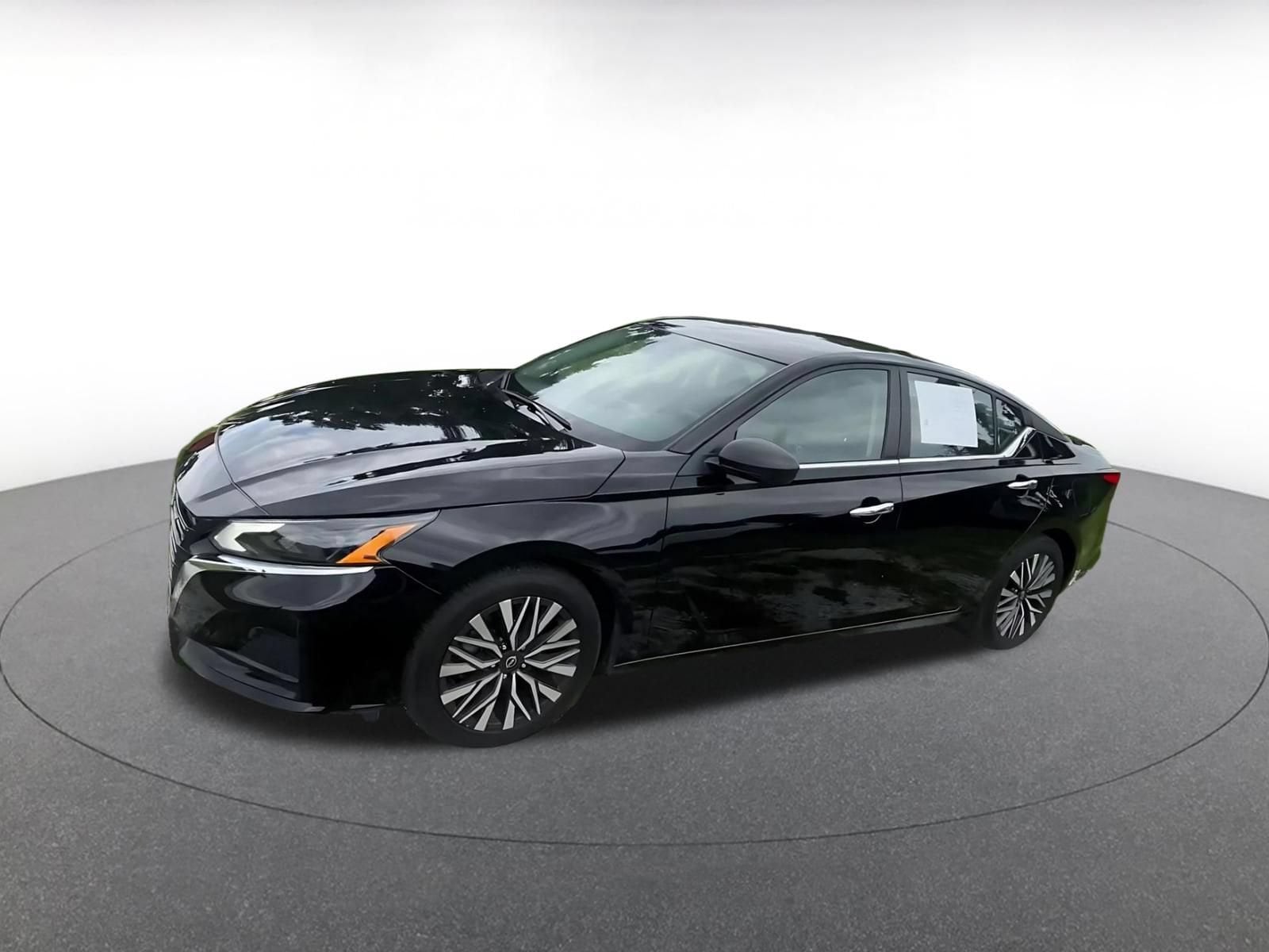 Thumbnail: 2025 Nissan Altima - 7