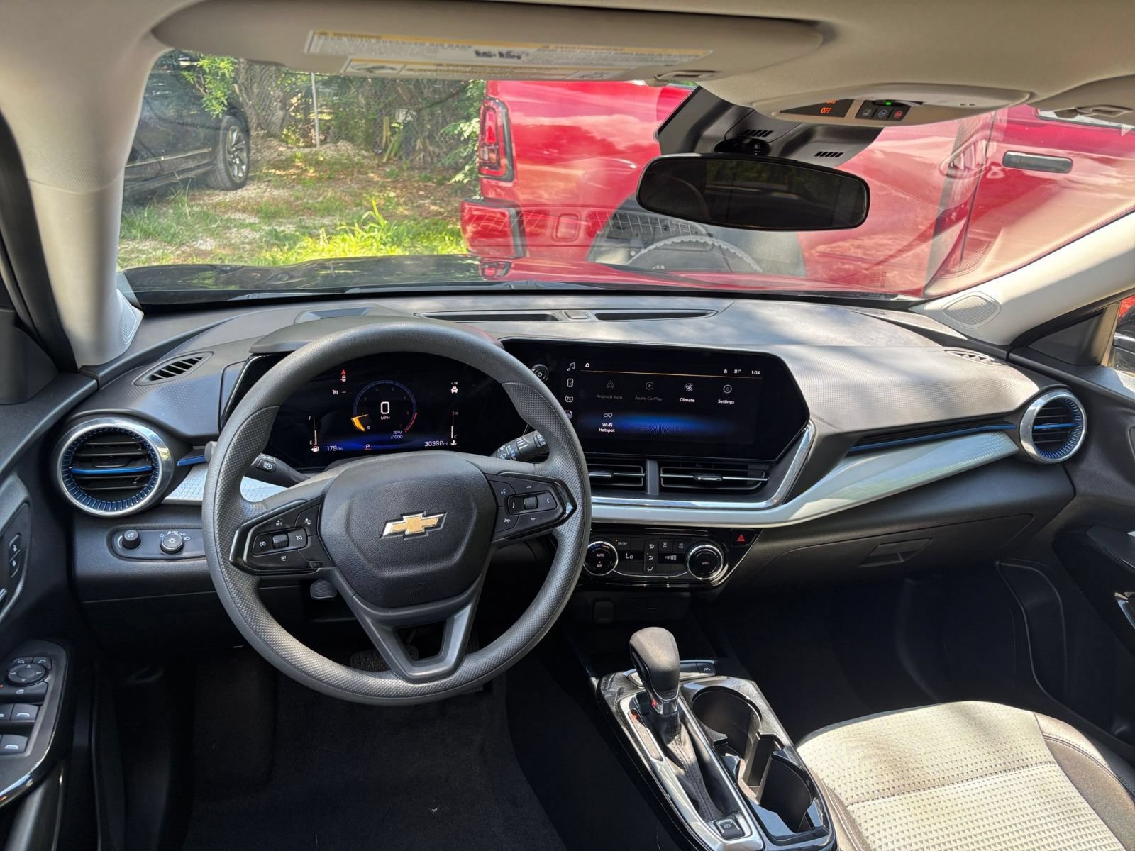 Thumbnail: 2025 Chevrolet Trax - 31