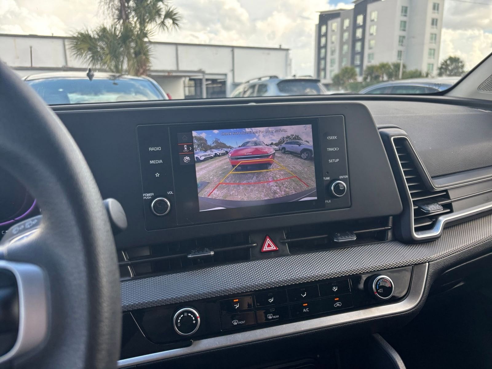 Thumbnail: 2025 Kia Sportage - 24