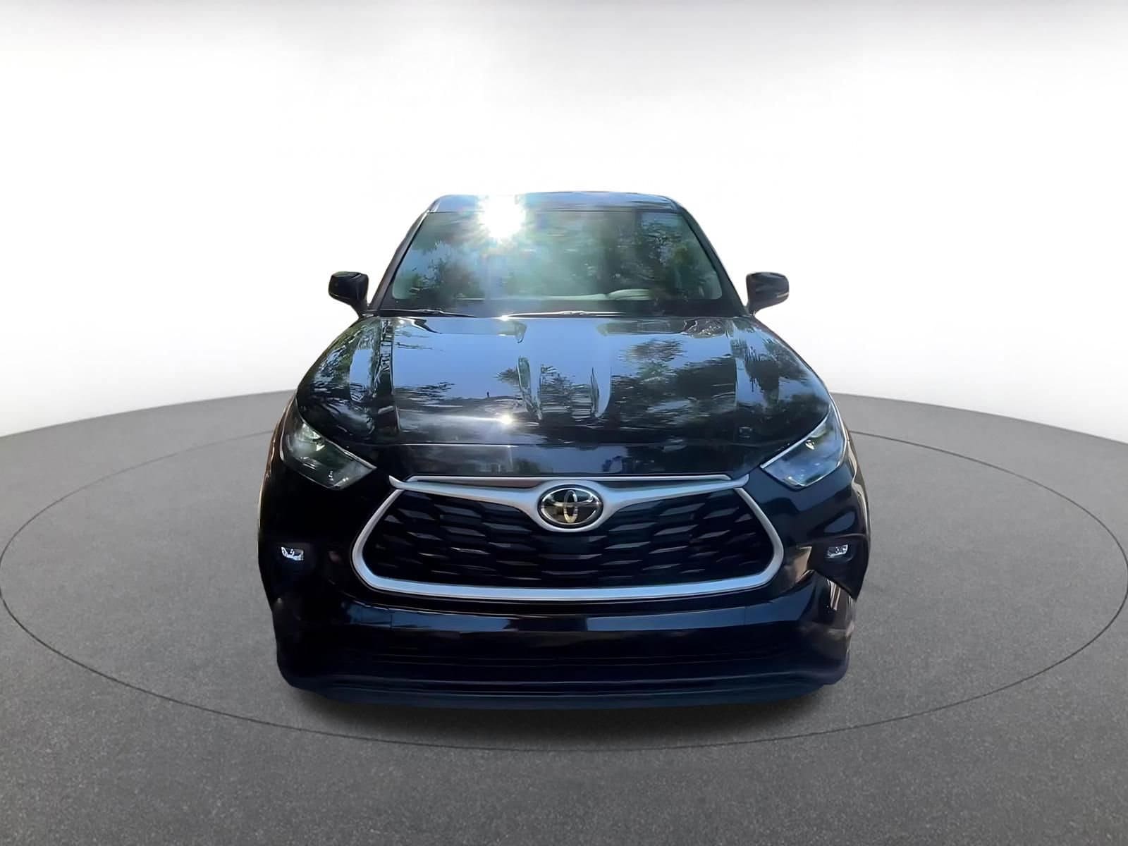 Thumbnail: 2025 Toyota Highlander - 4