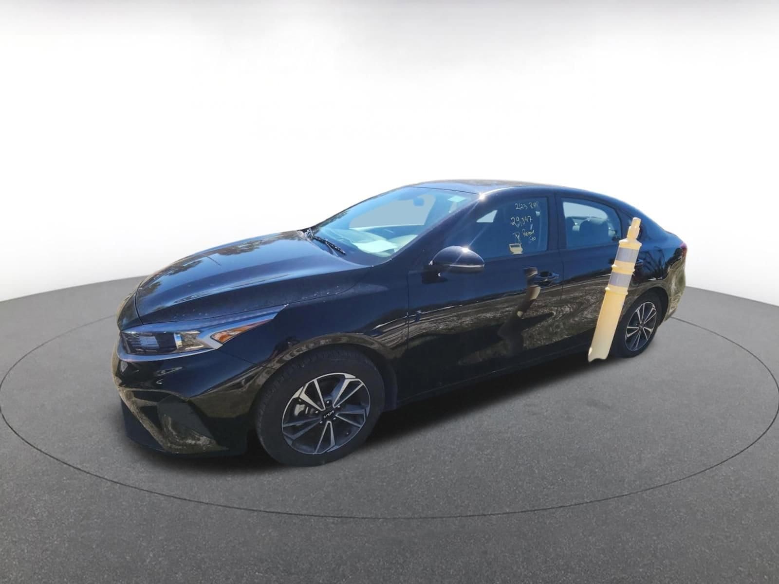 Thumbnail: 2024 Kia Forte - 4