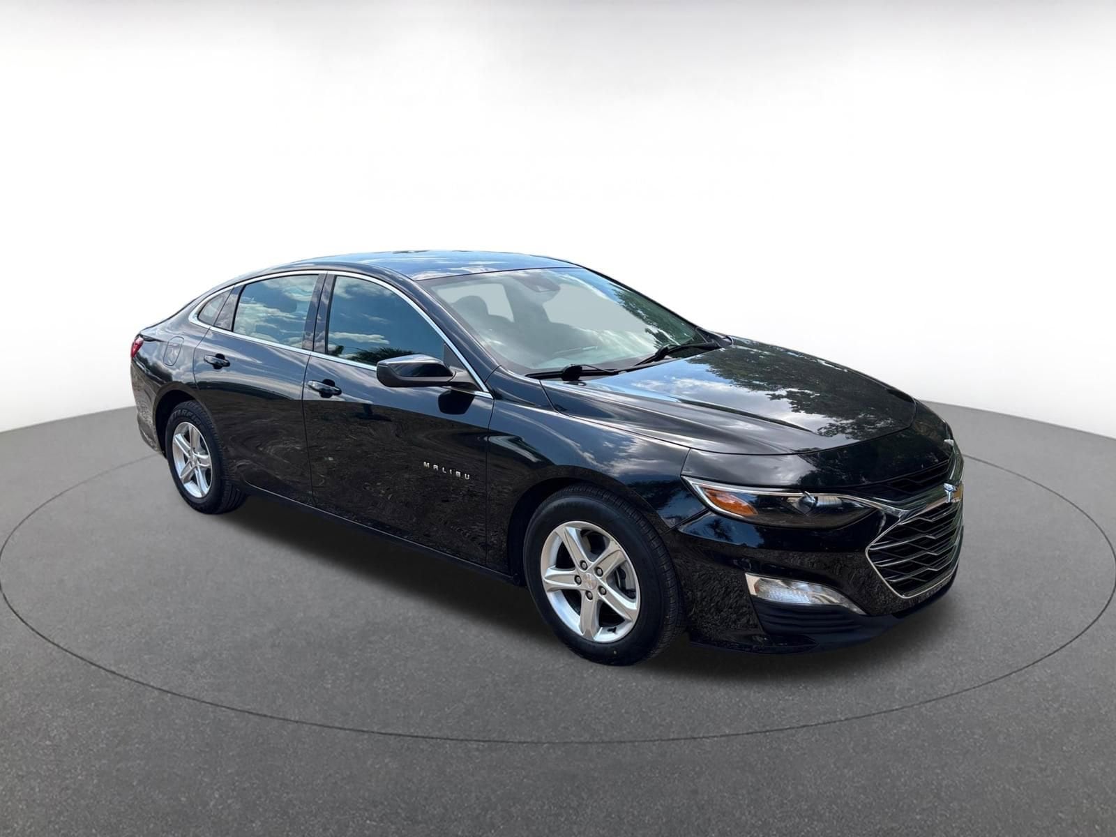 Thumbnail: 2023 Chevrolet Malibu - 1