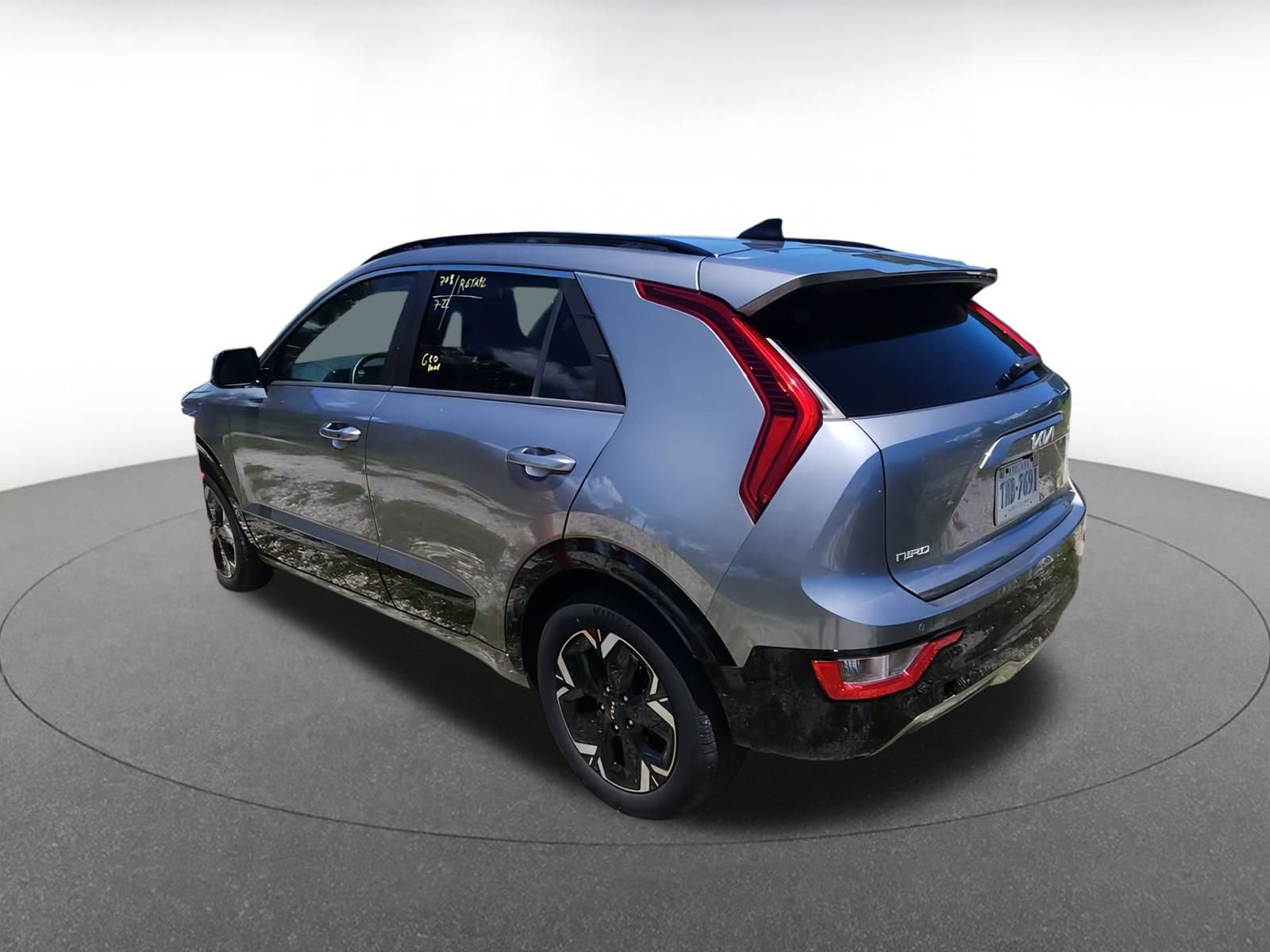 Thumbnail: 2023 Kia Niro - 5