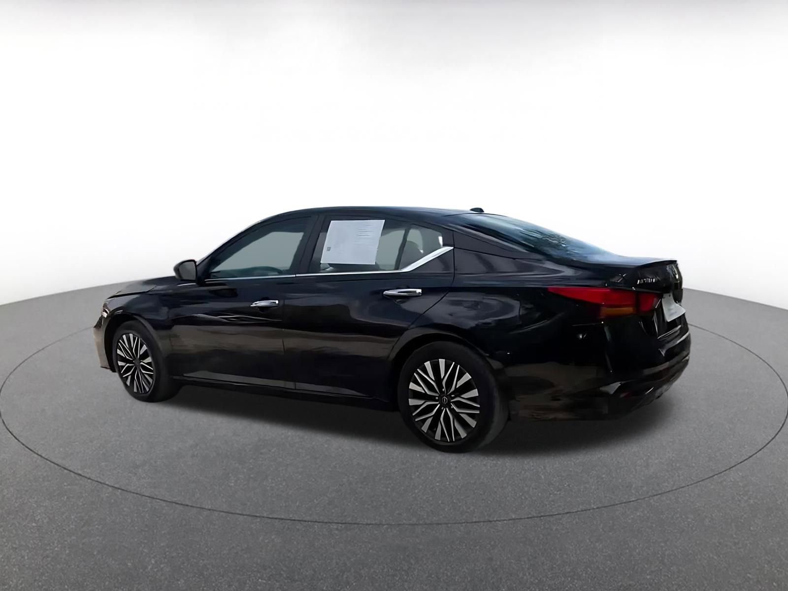 Thumbnail: 2025 Nissan Altima - 10