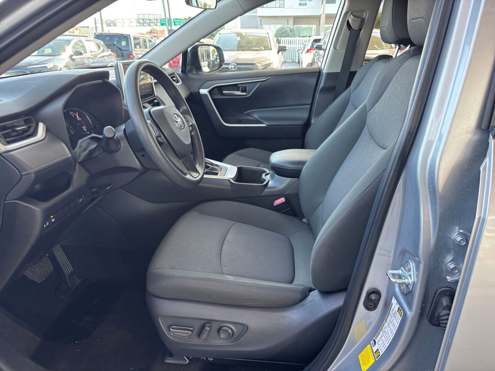 Thumbnail: 2025 Toyota RAV4 - 29