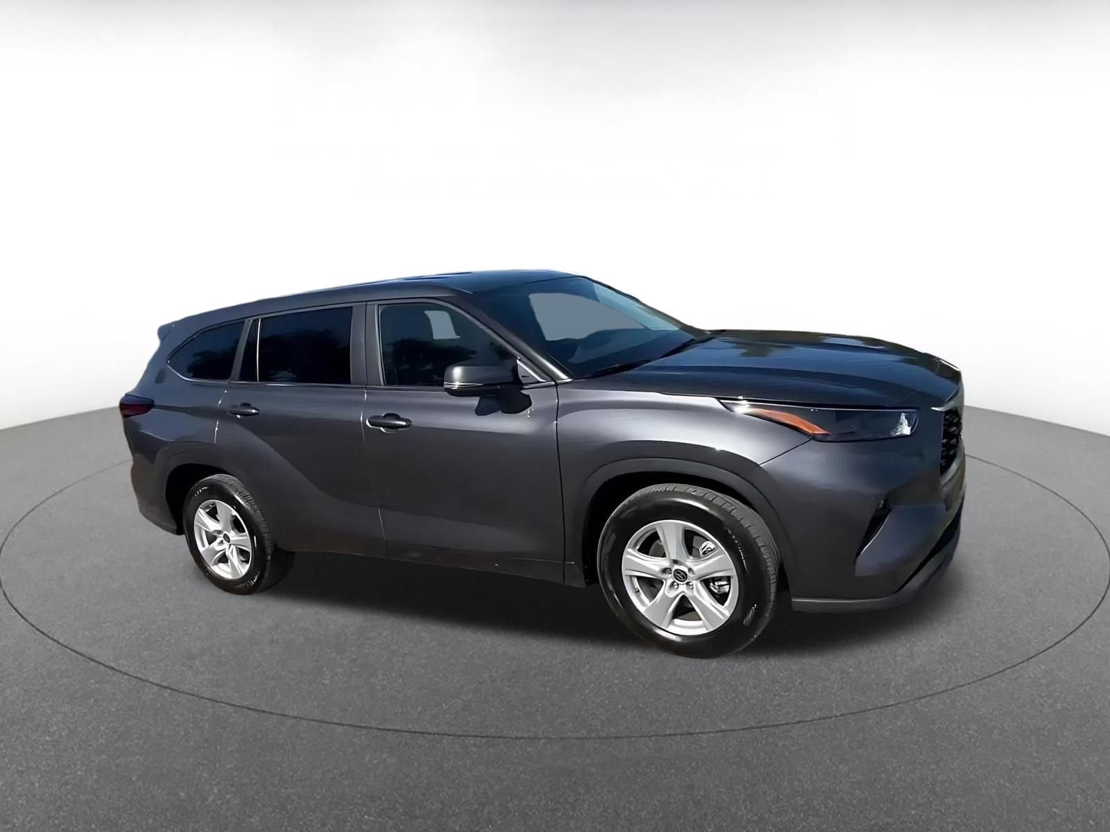 Thumbnail: 2025 Toyota Highlander - 2