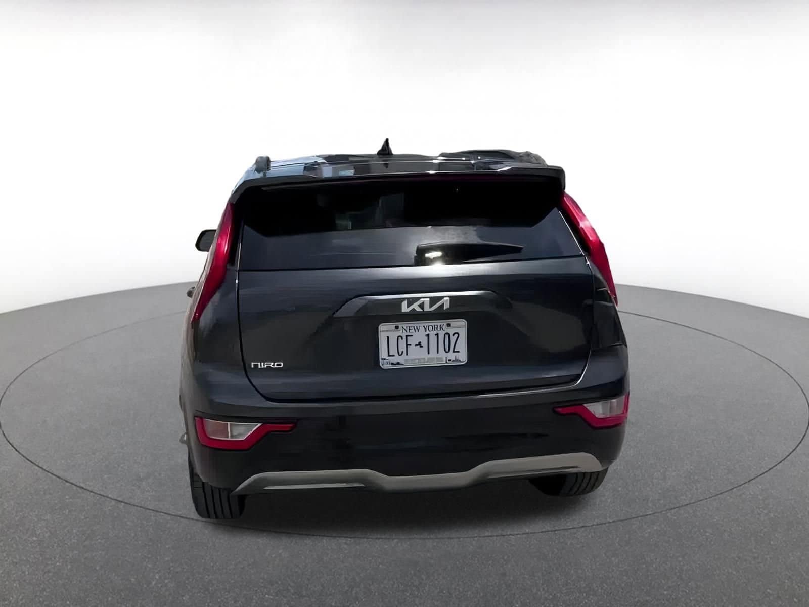 Thumbnail: 2023 Kia Niro - 12