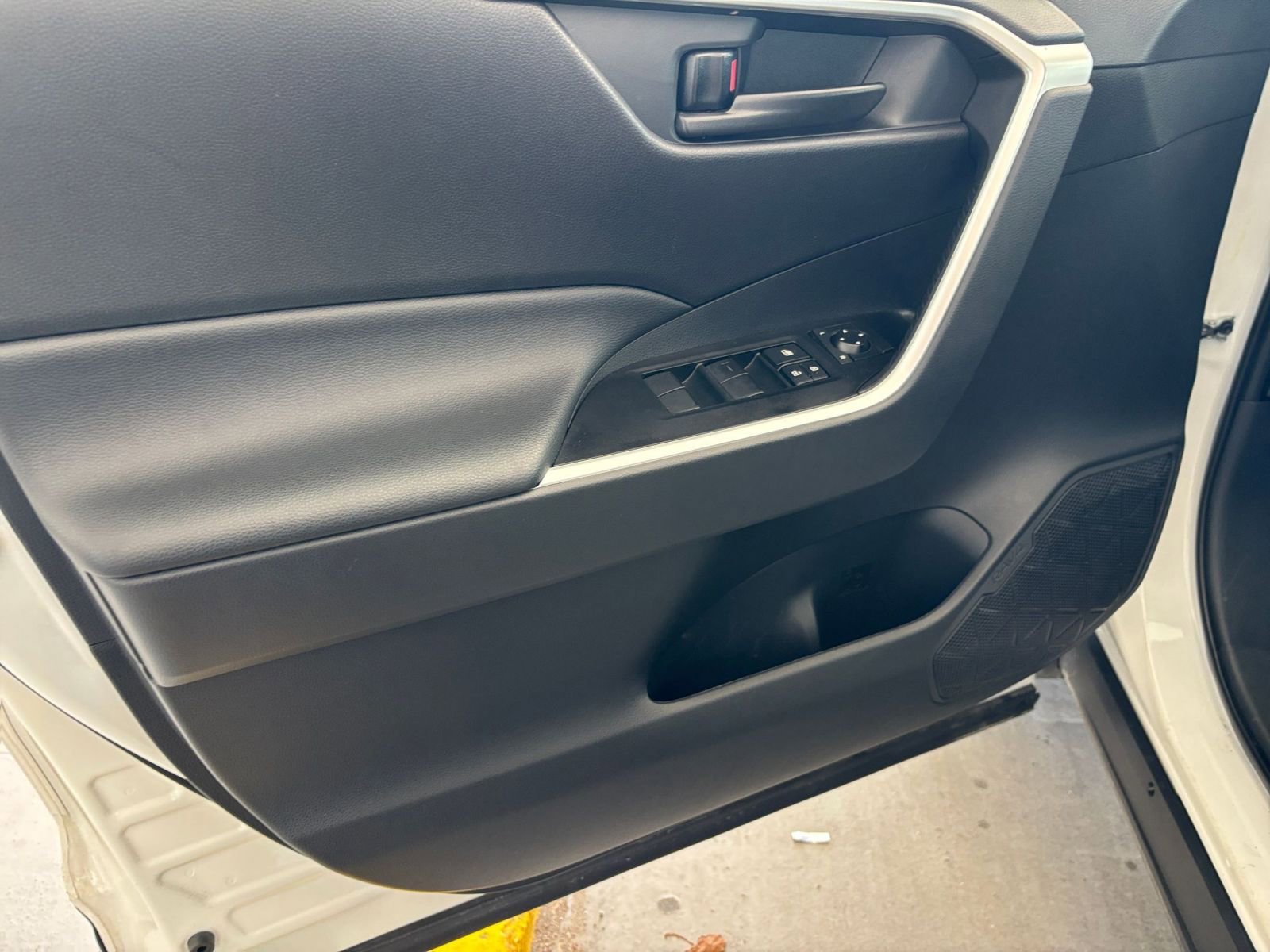 Thumbnail: 2025 Toyota RAV4 - 20