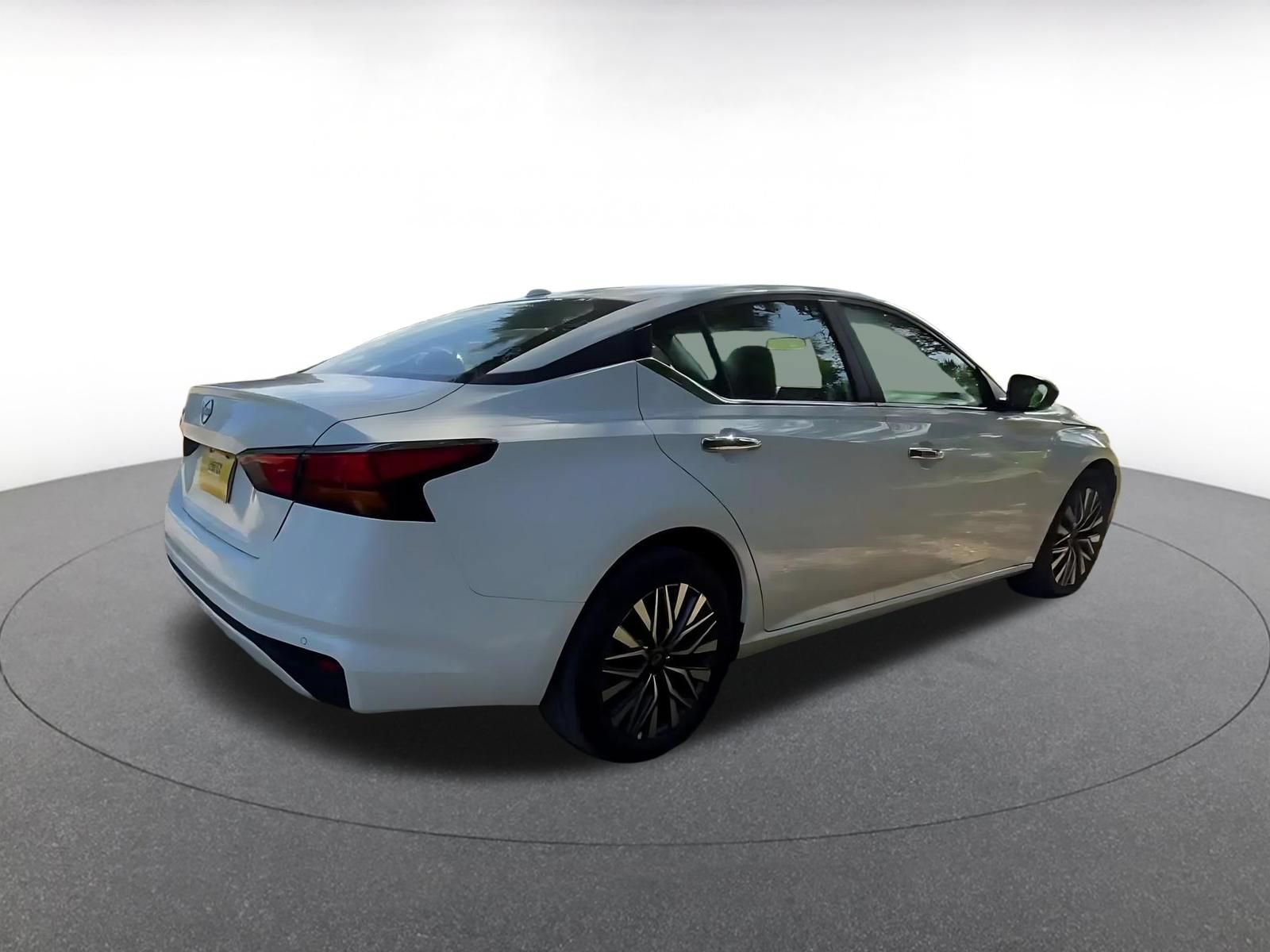Thumbnail: 2025 Nissan Altima - 15