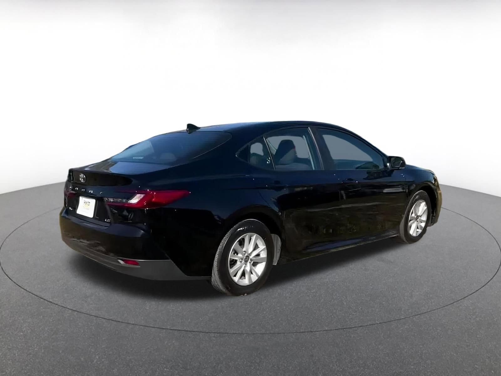 Thumbnail: 2025 Toyota Camry - 11