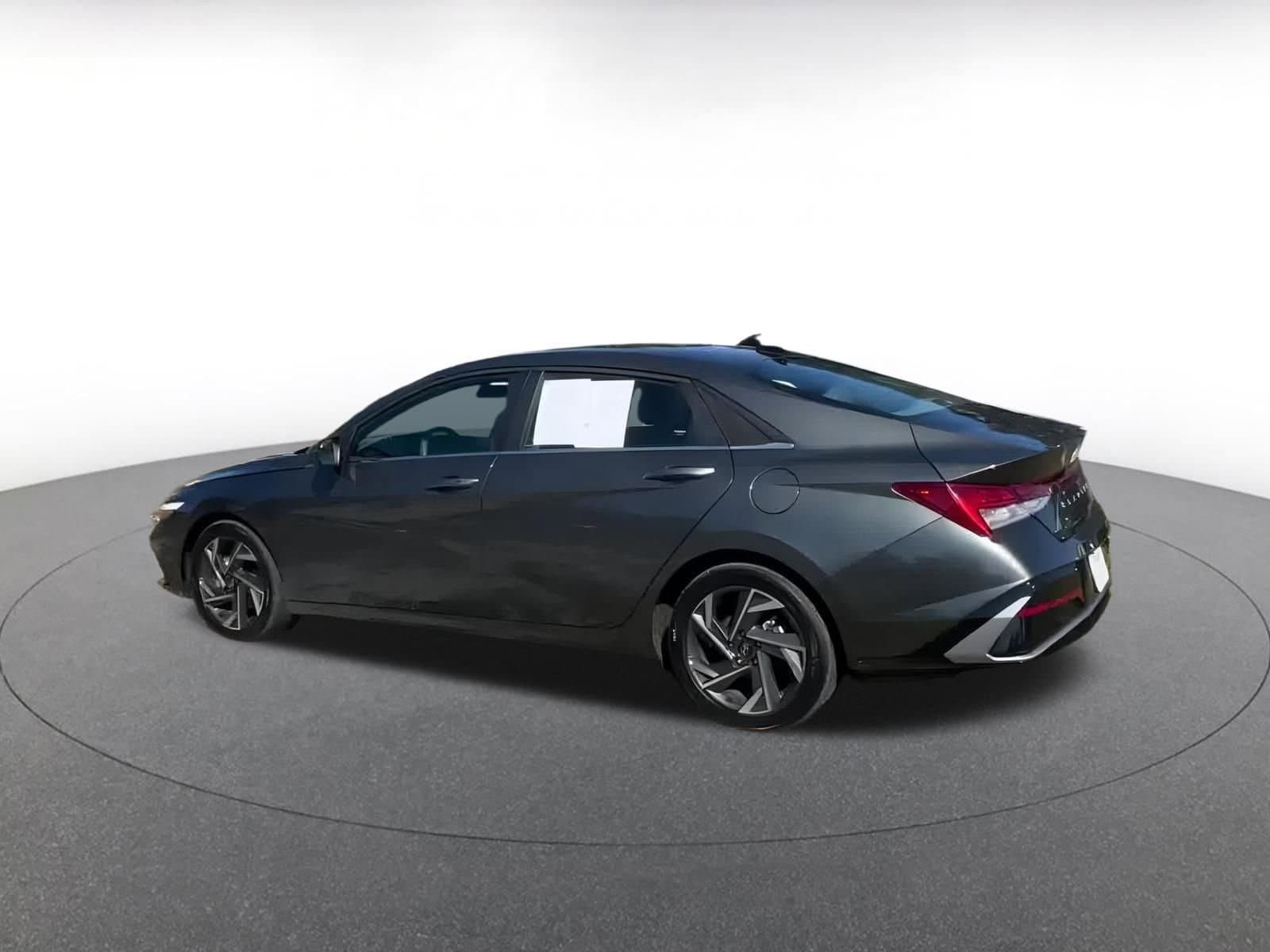 Thumbnail: 2025 Hyundai Elantra - 9