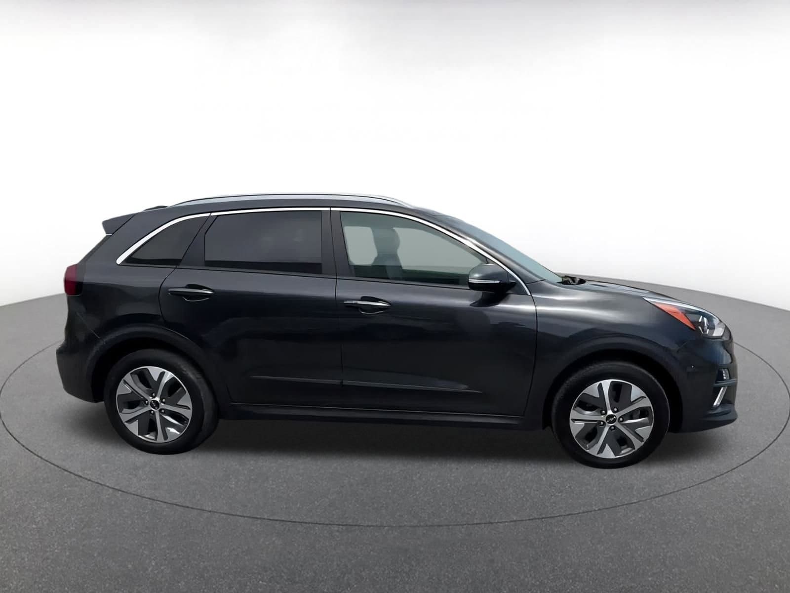 Thumbnail: 2022 Kia Niro - 16