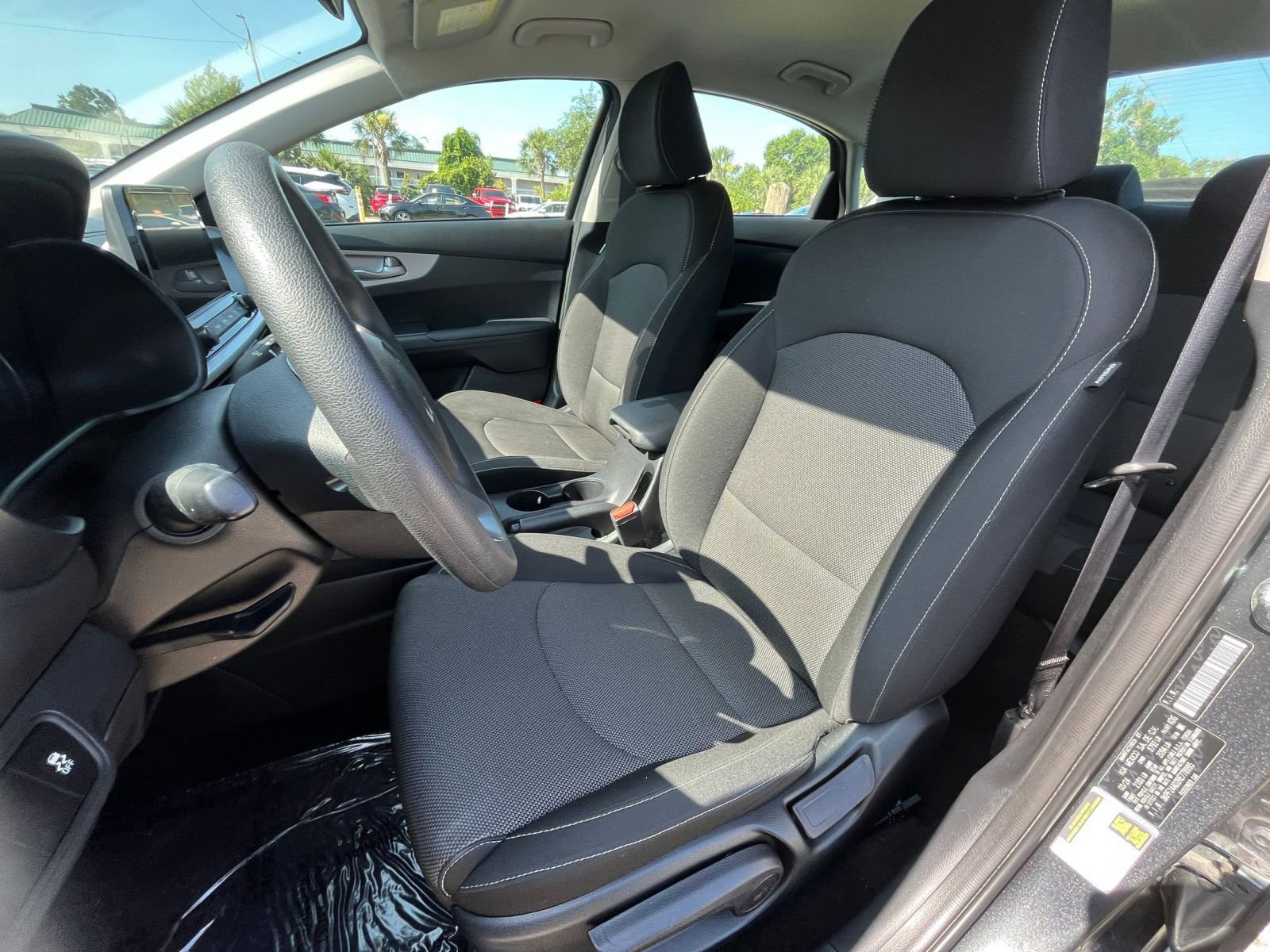 2024 Kia Forte LXS 29