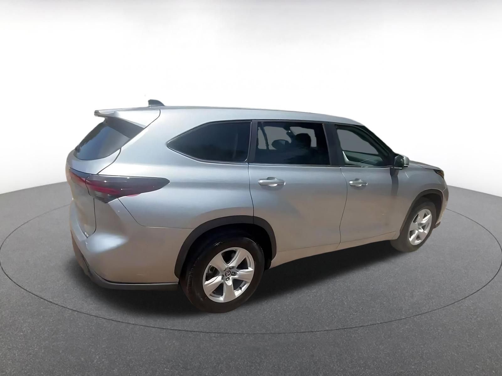 Thumbnail: 2025 Toyota Highlander - 15