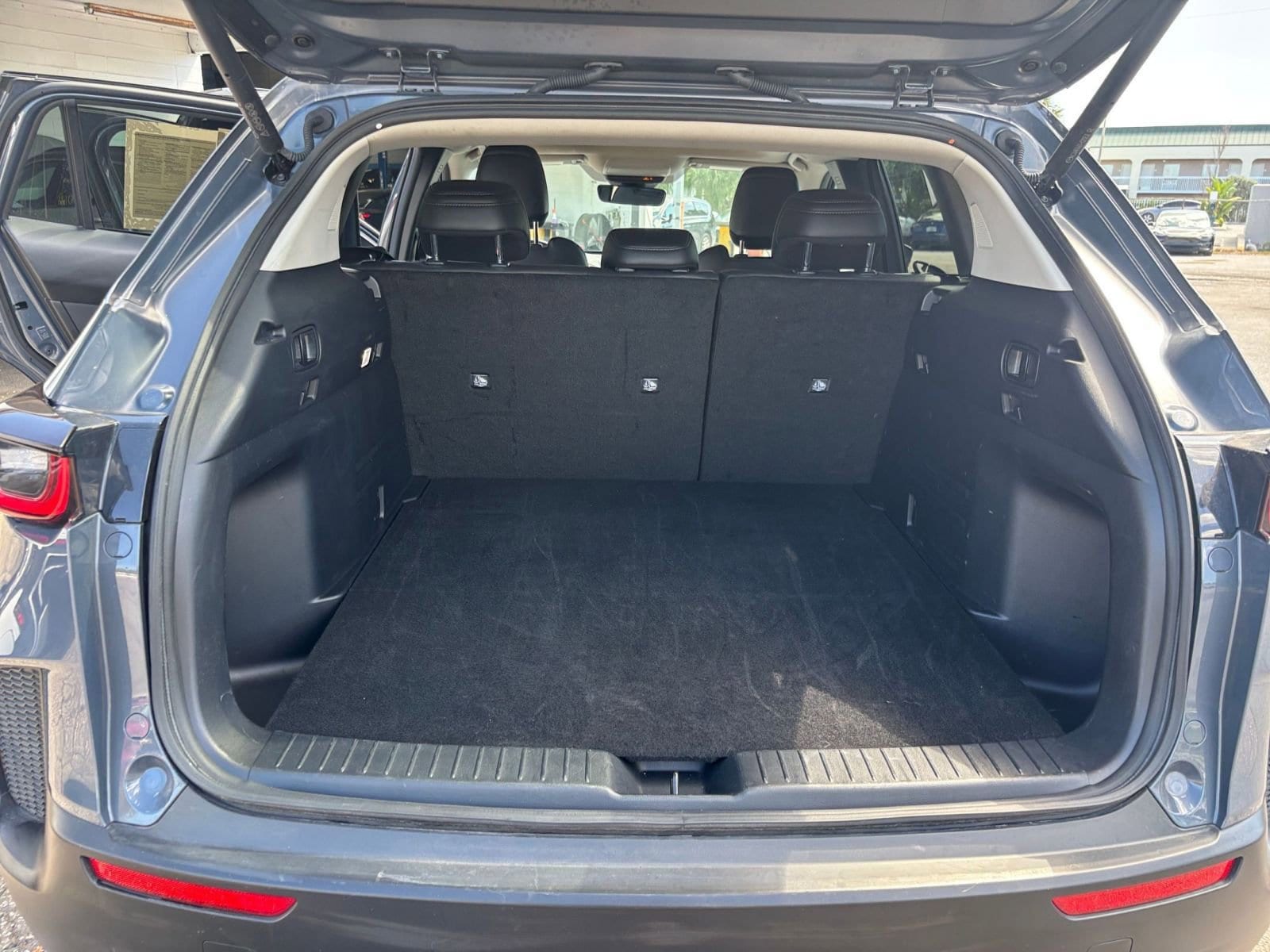 Thumbnail: 2025 Mazda CX-50 - 34