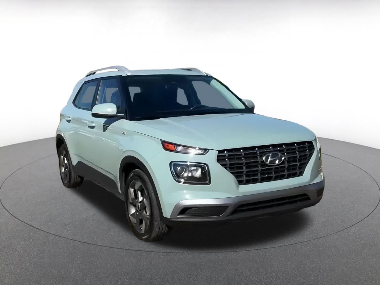 Thumbnail: 2025 Hyundai Venue - 2