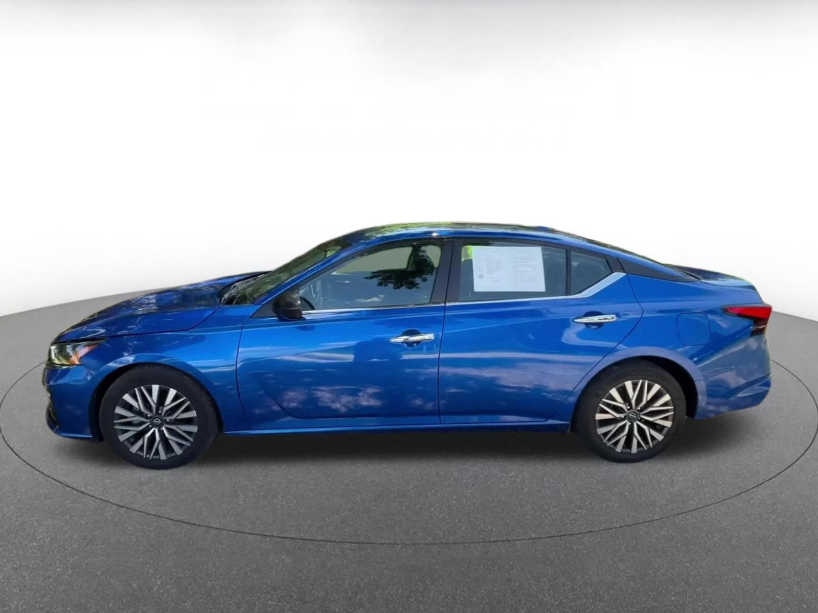 Thumbnail: 2025 Nissan Altima - 9