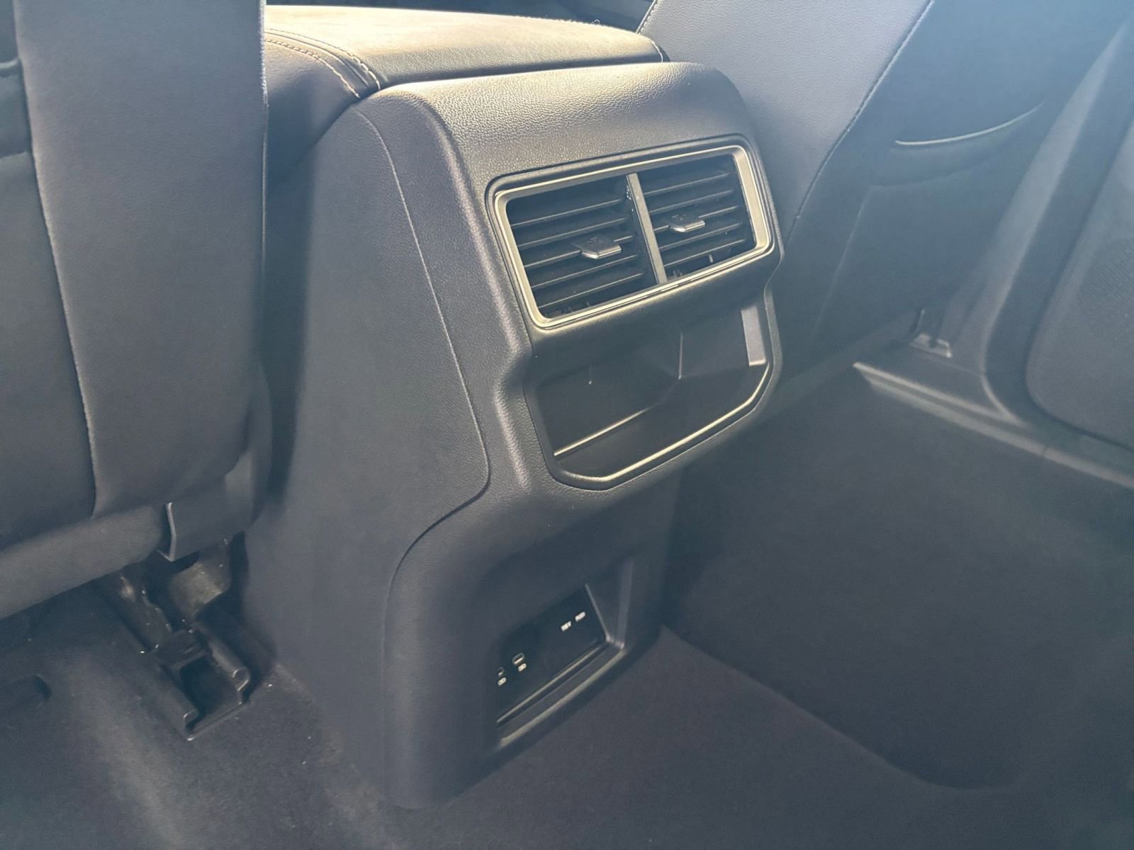 Thumbnail: 2025 Volkswagen Atlas - 24