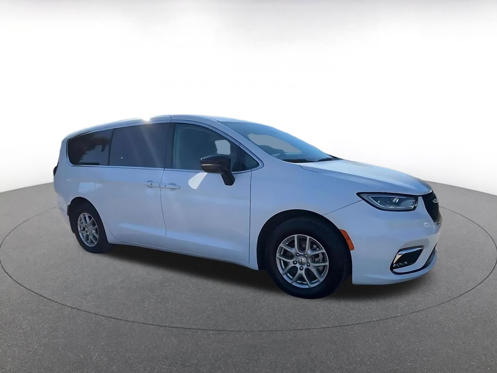 Thumbnail: 2024 Chrysler Pacifica - 2