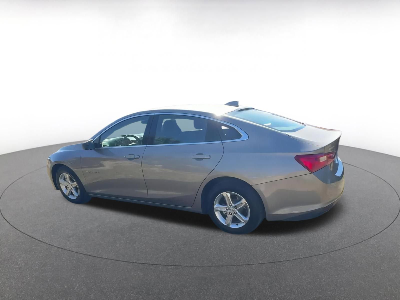 Thumbnail: 2023 Chevrolet Malibu - 7