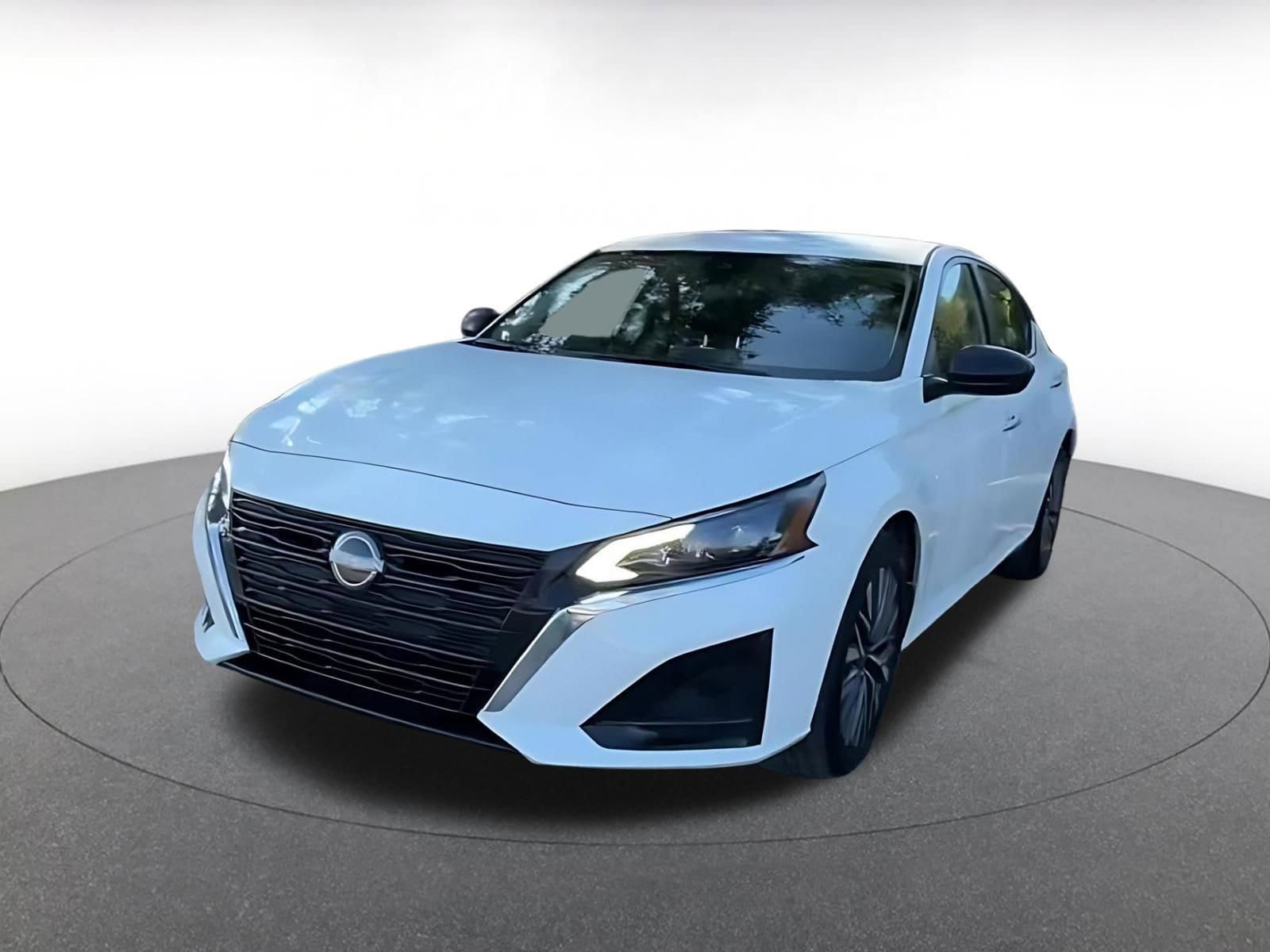 Thumbnail: 2025 Nissan Altima - 7