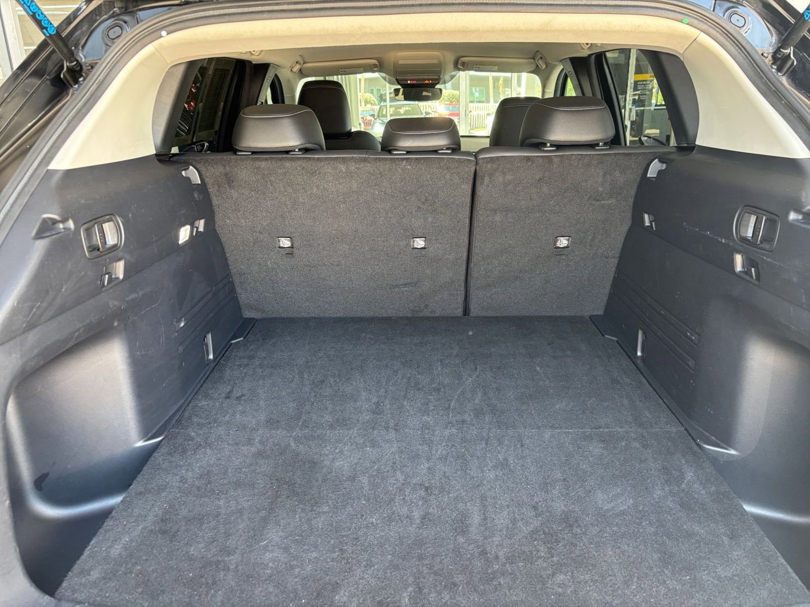 Thumbnail: 2025 Mazda CX-50 - 31