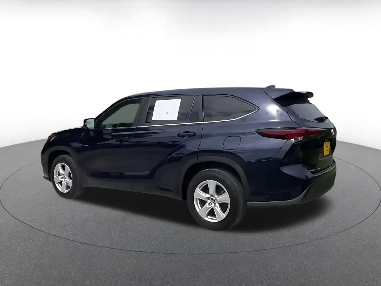 Thumbnail: 2025 Toyota Highlander - 10