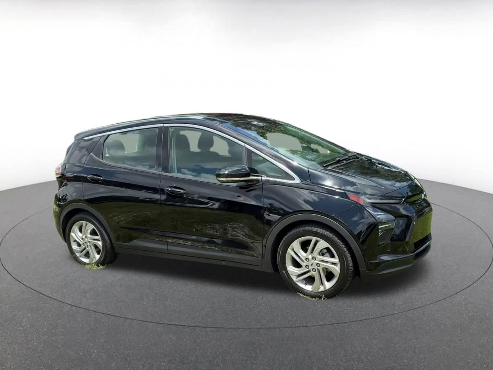 Thumbnail: 2023 Chevrolet Bolt EV - 2