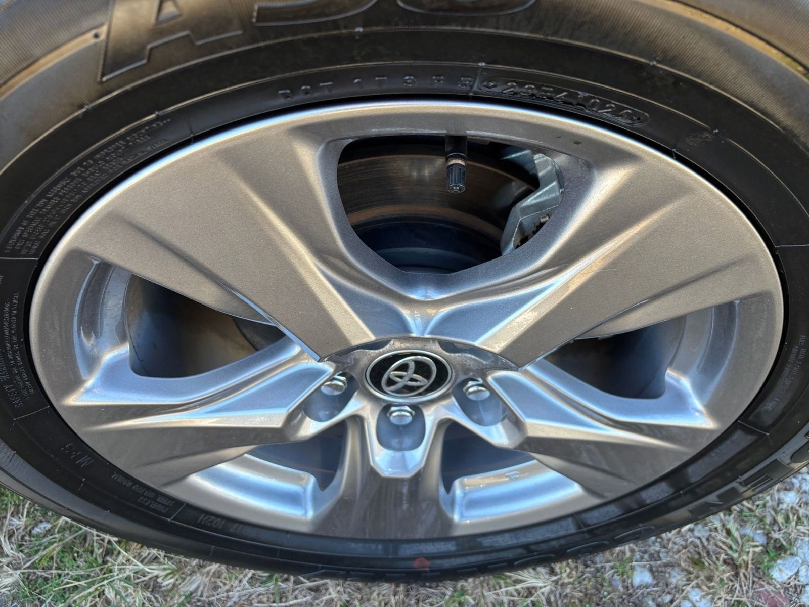 Thumbnail: 2025 Toyota RAV4 - 30