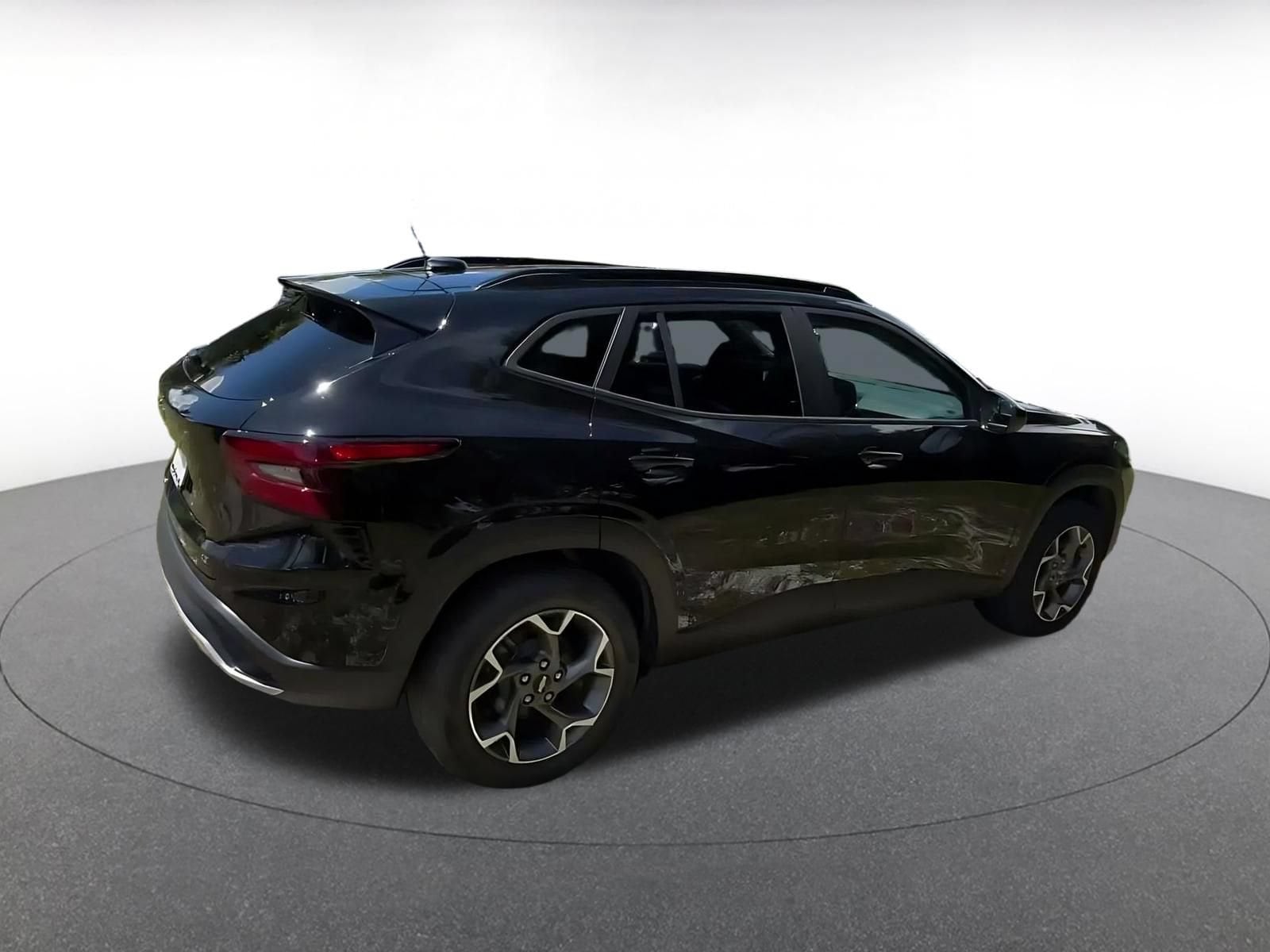 Thumbnail: 2025 Chevrolet Trax - 14